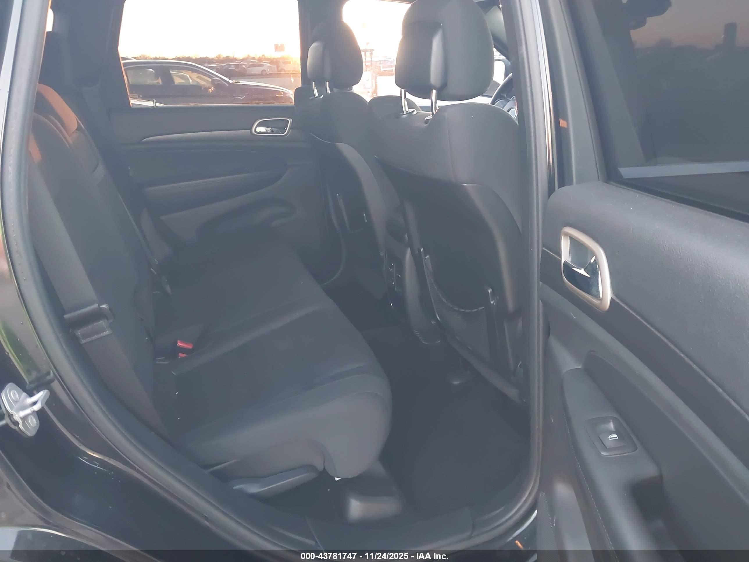 JEEP GRAND image 8