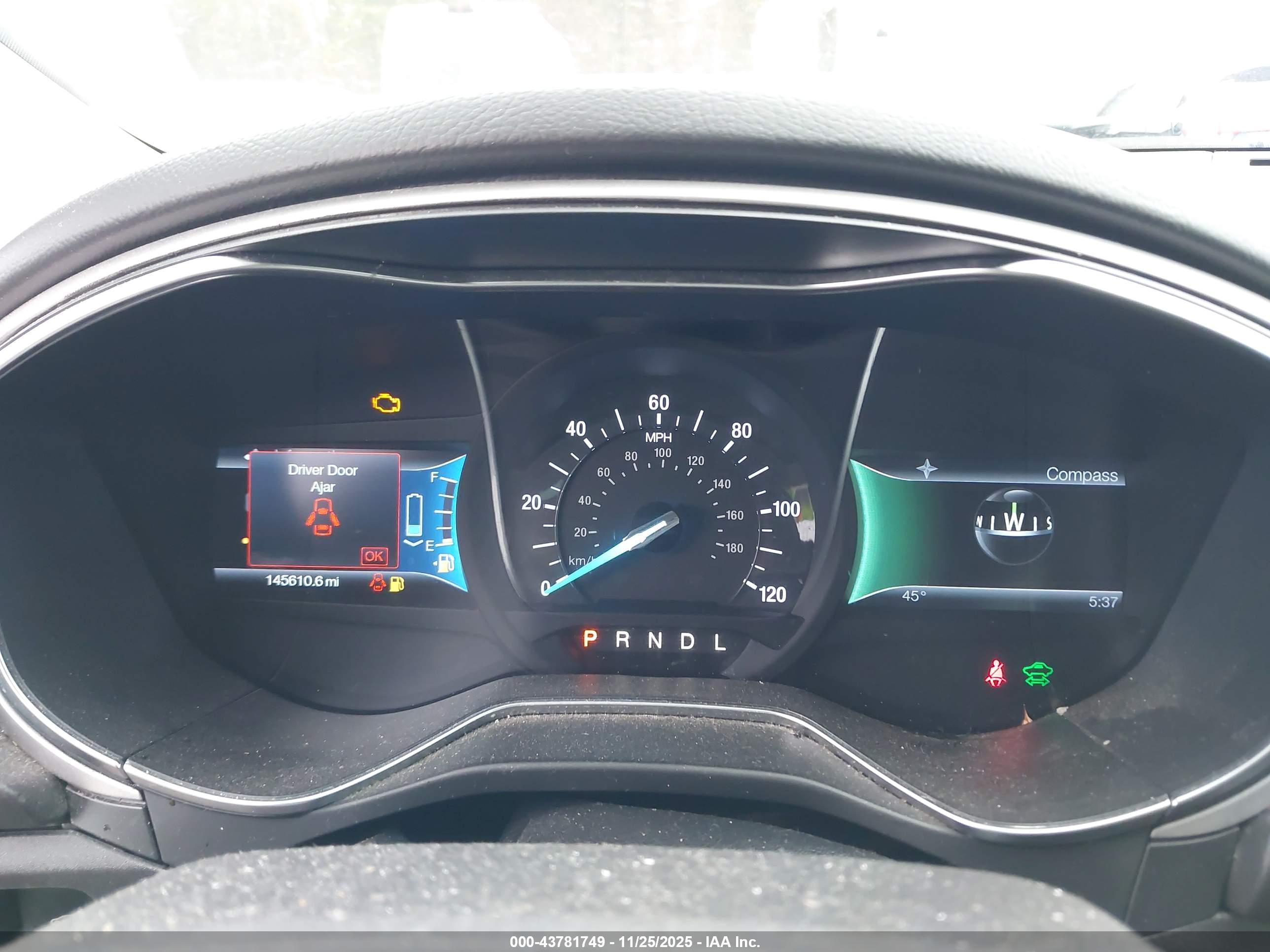 FORD FUSION image 7