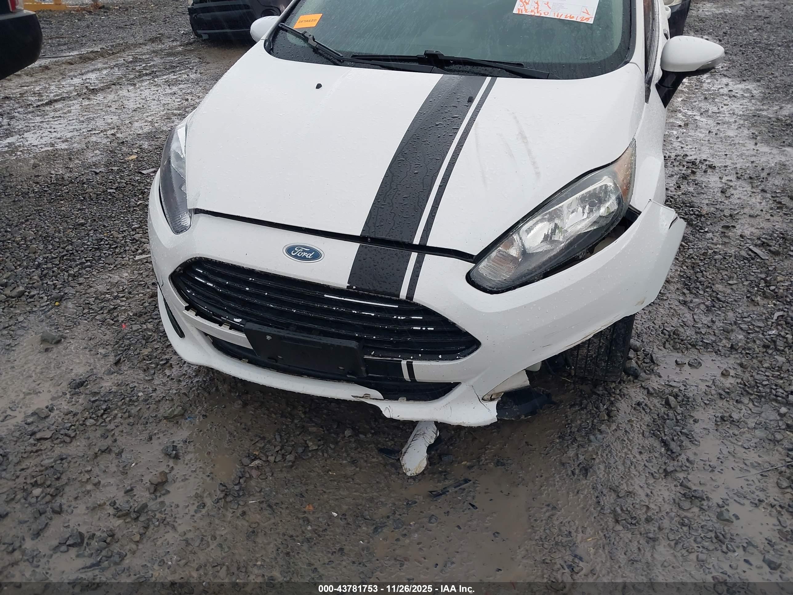 FORD FIESTA image 6