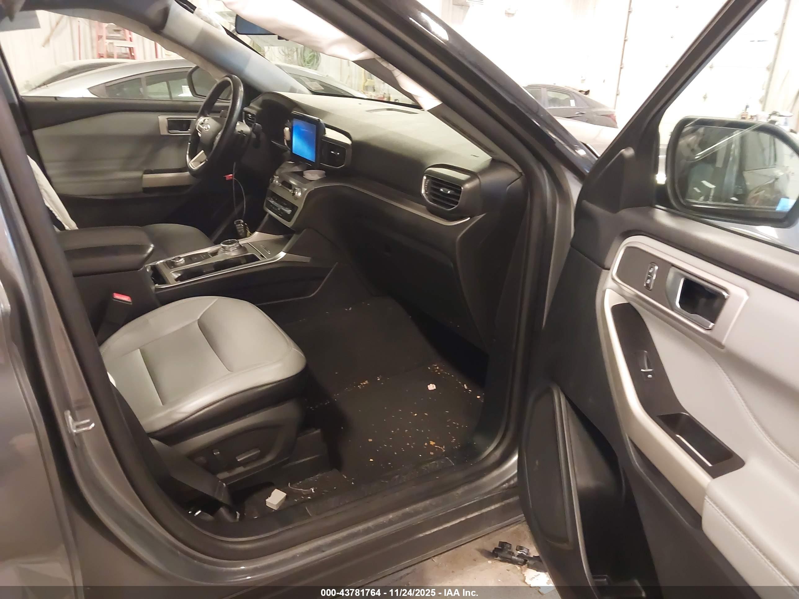 FORD EXPLORER image 5