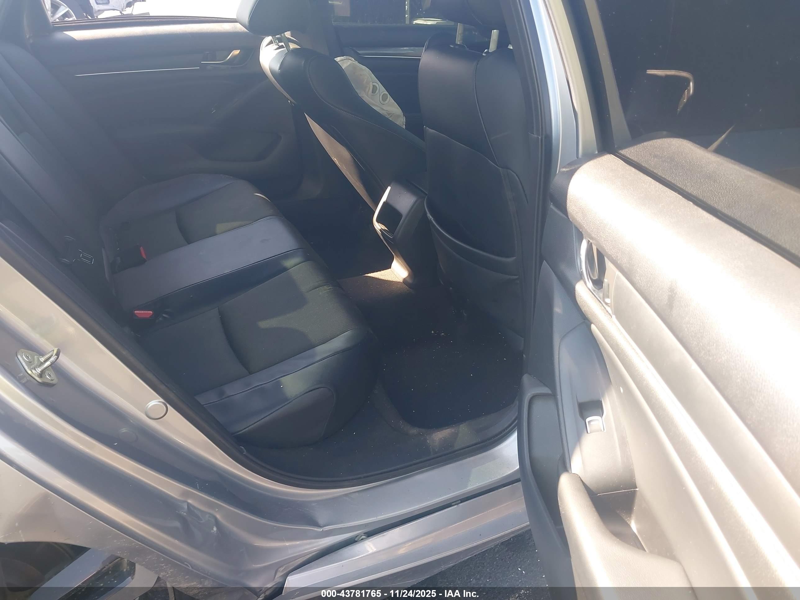 HONDA ACCORD image 8