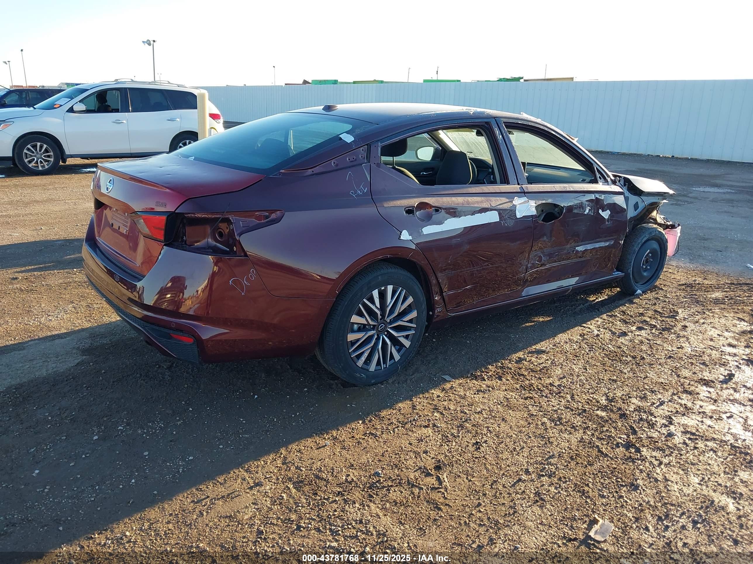 NISSAN ALTIMA image 4