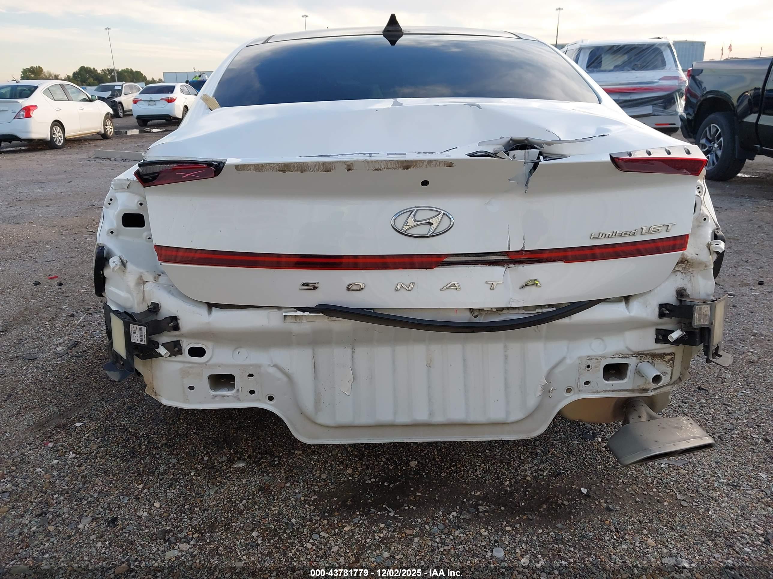 HYUNDAI SONATA image 6