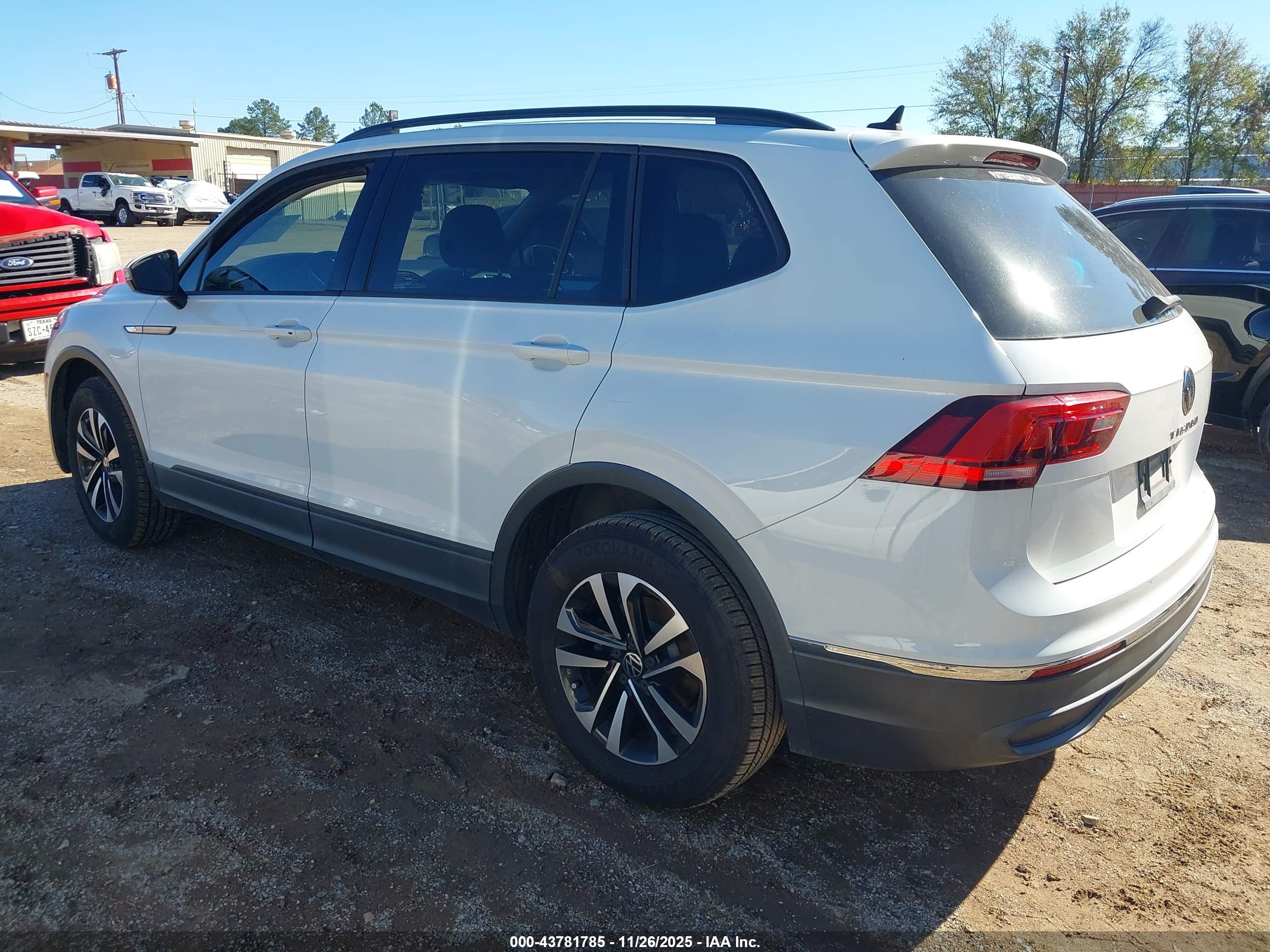 VOLKSWAGEN TIGUAN image 3