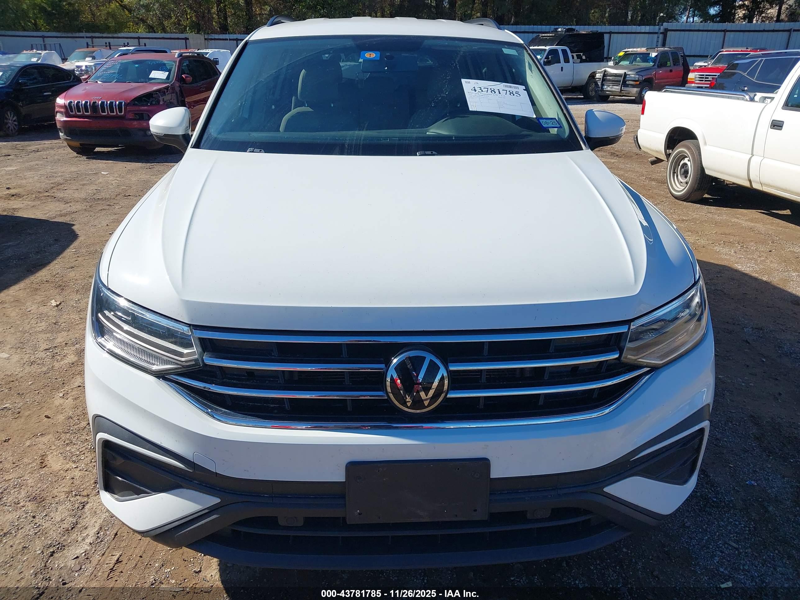 VOLKSWAGEN TIGUAN image 6