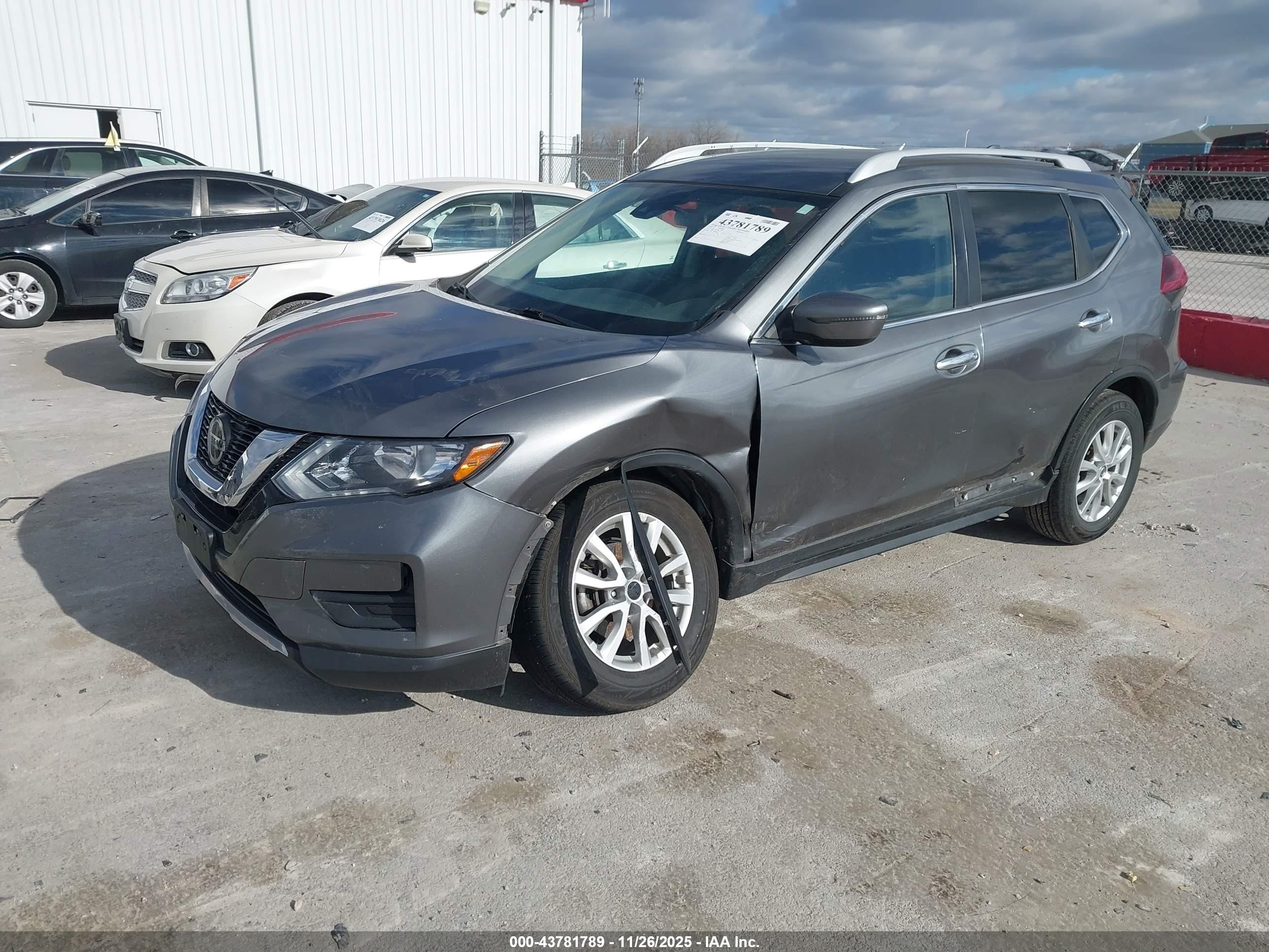 NISSAN ROGUE image 2