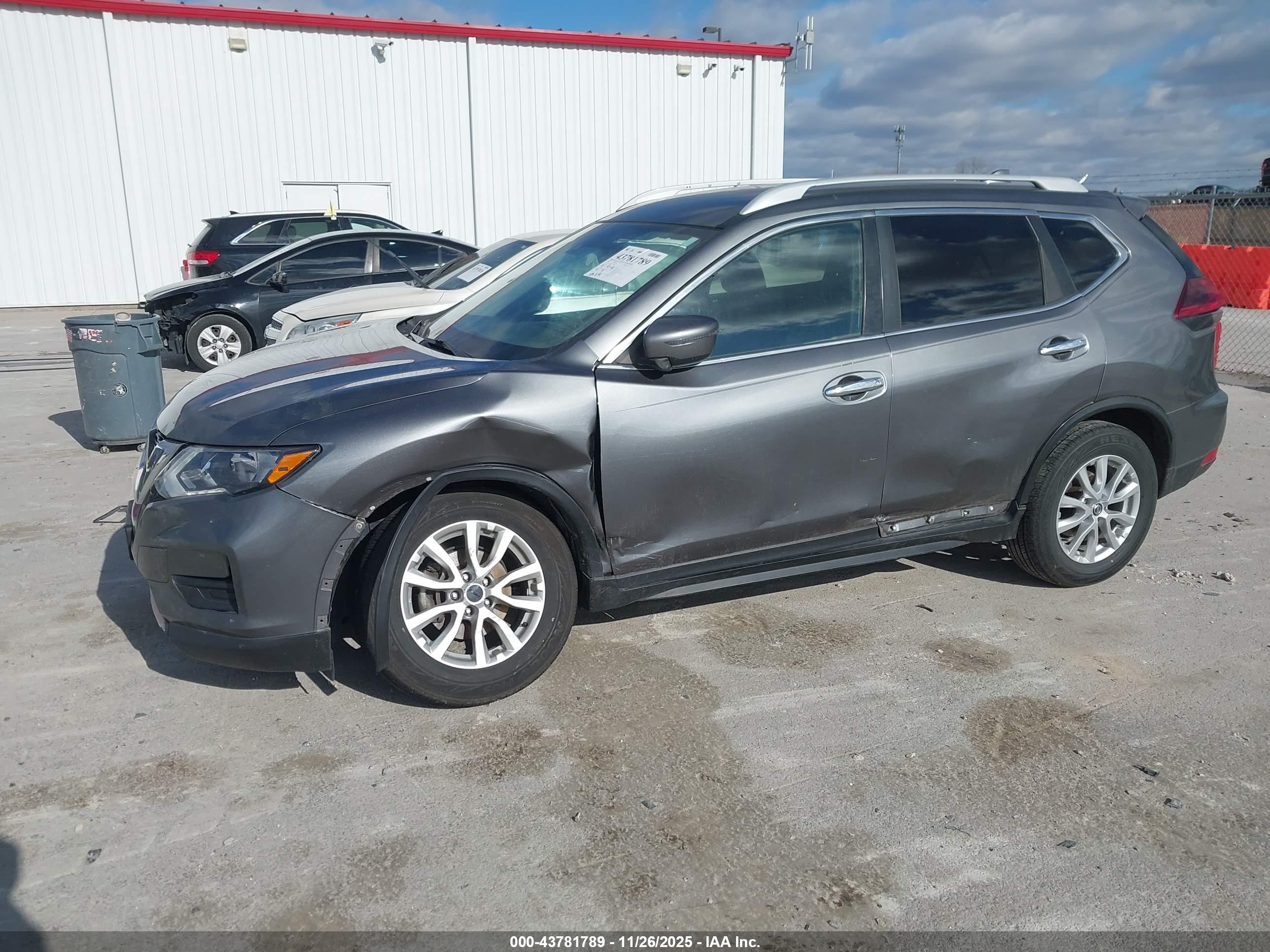NISSAN ROGUE image 6