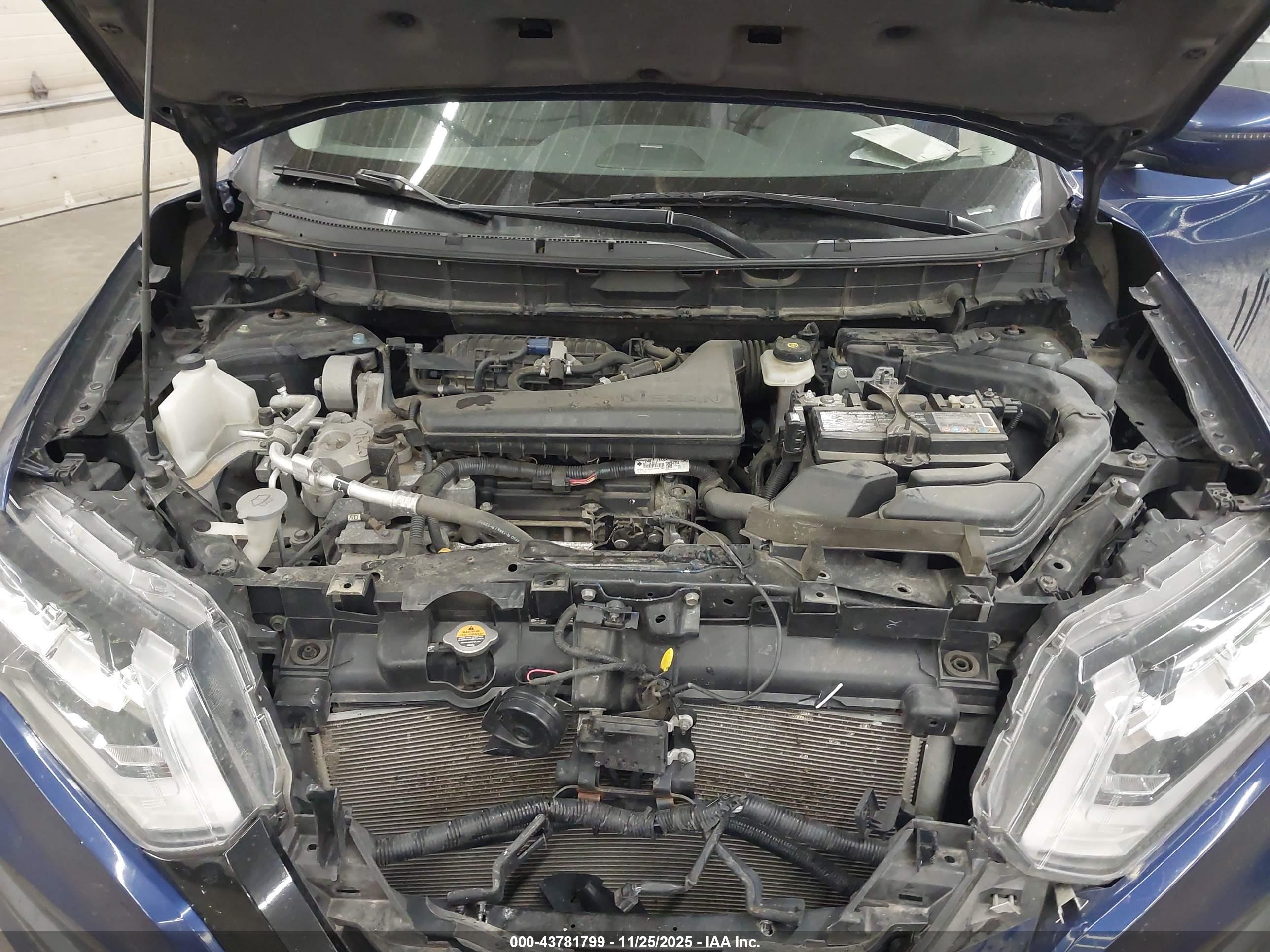 NISSAN ROGUE image 10