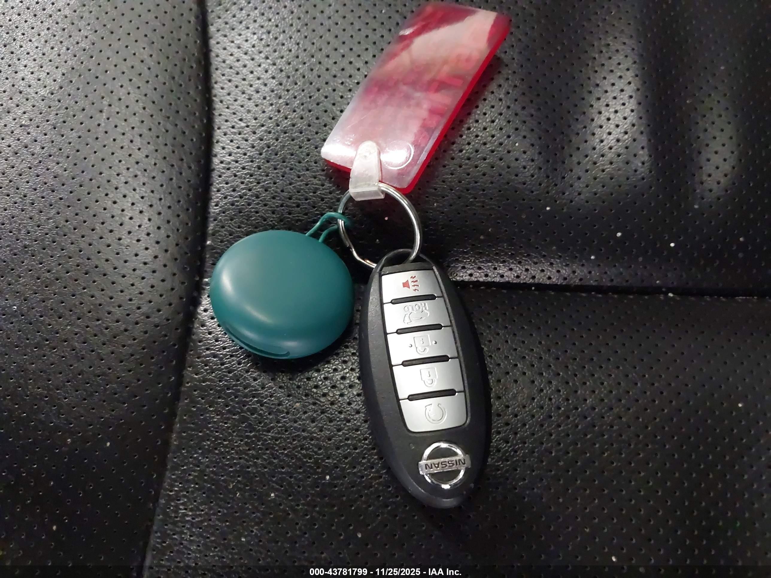 NISSAN ROGUE image 11