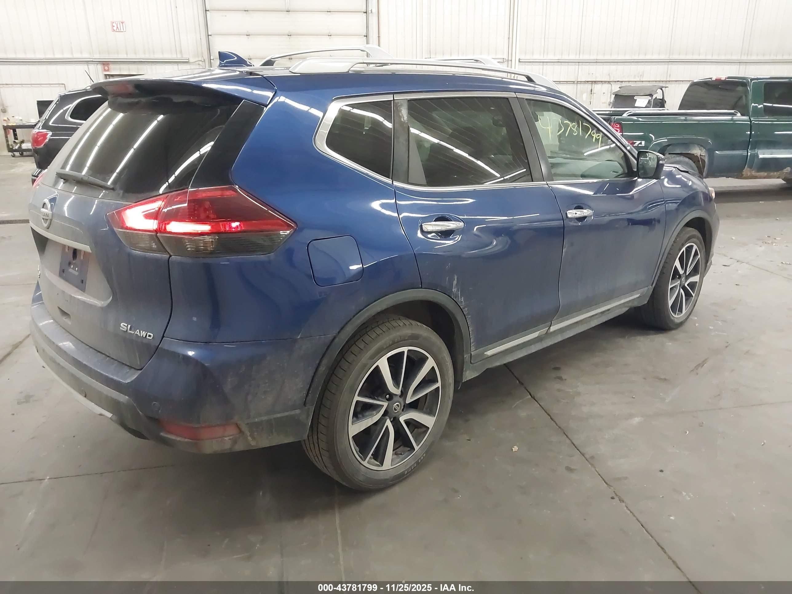 NISSAN ROGUE image 4