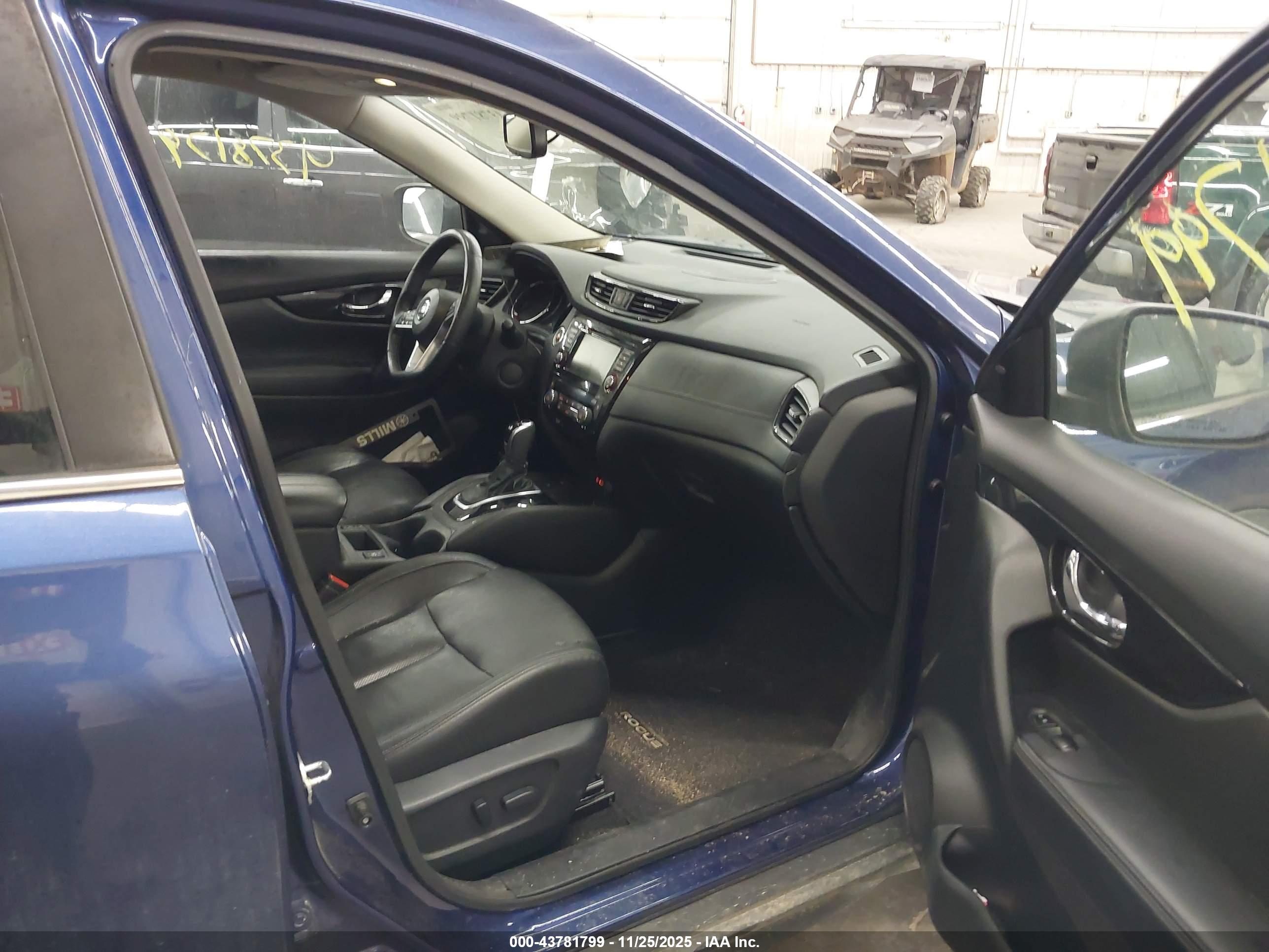 NISSAN ROGUE image 5