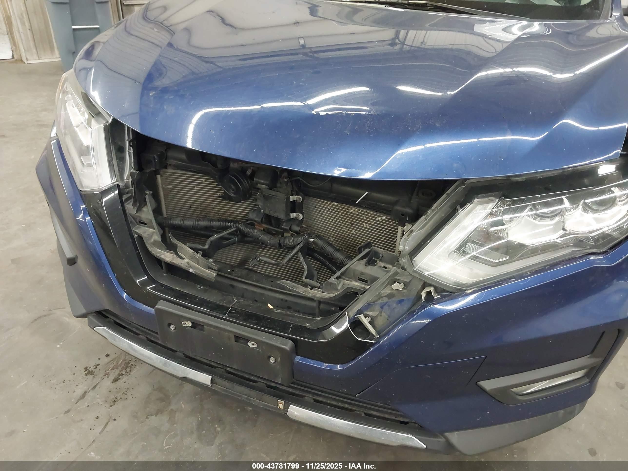 NISSAN ROGUE image 6