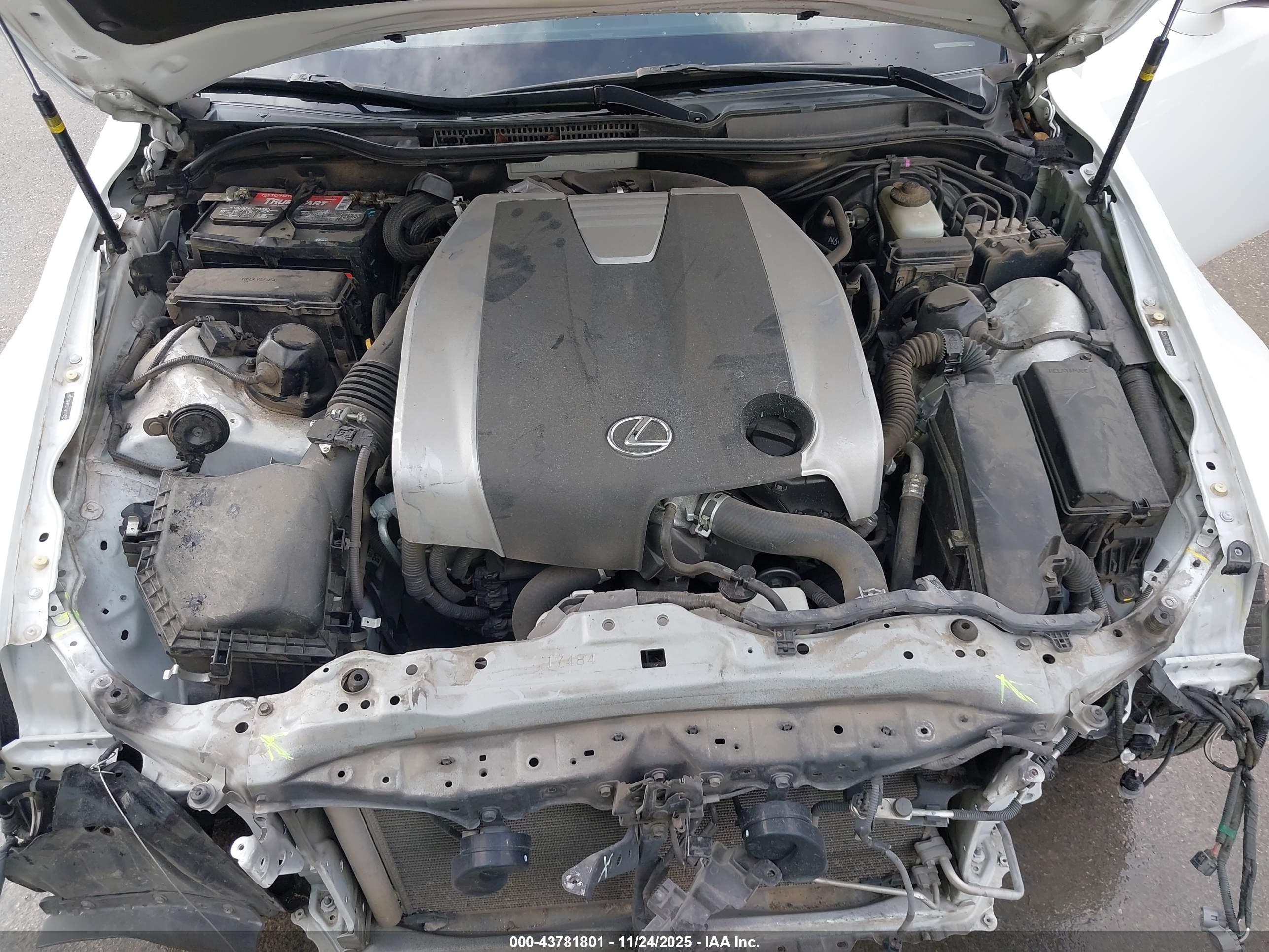LEXUS IS image 10