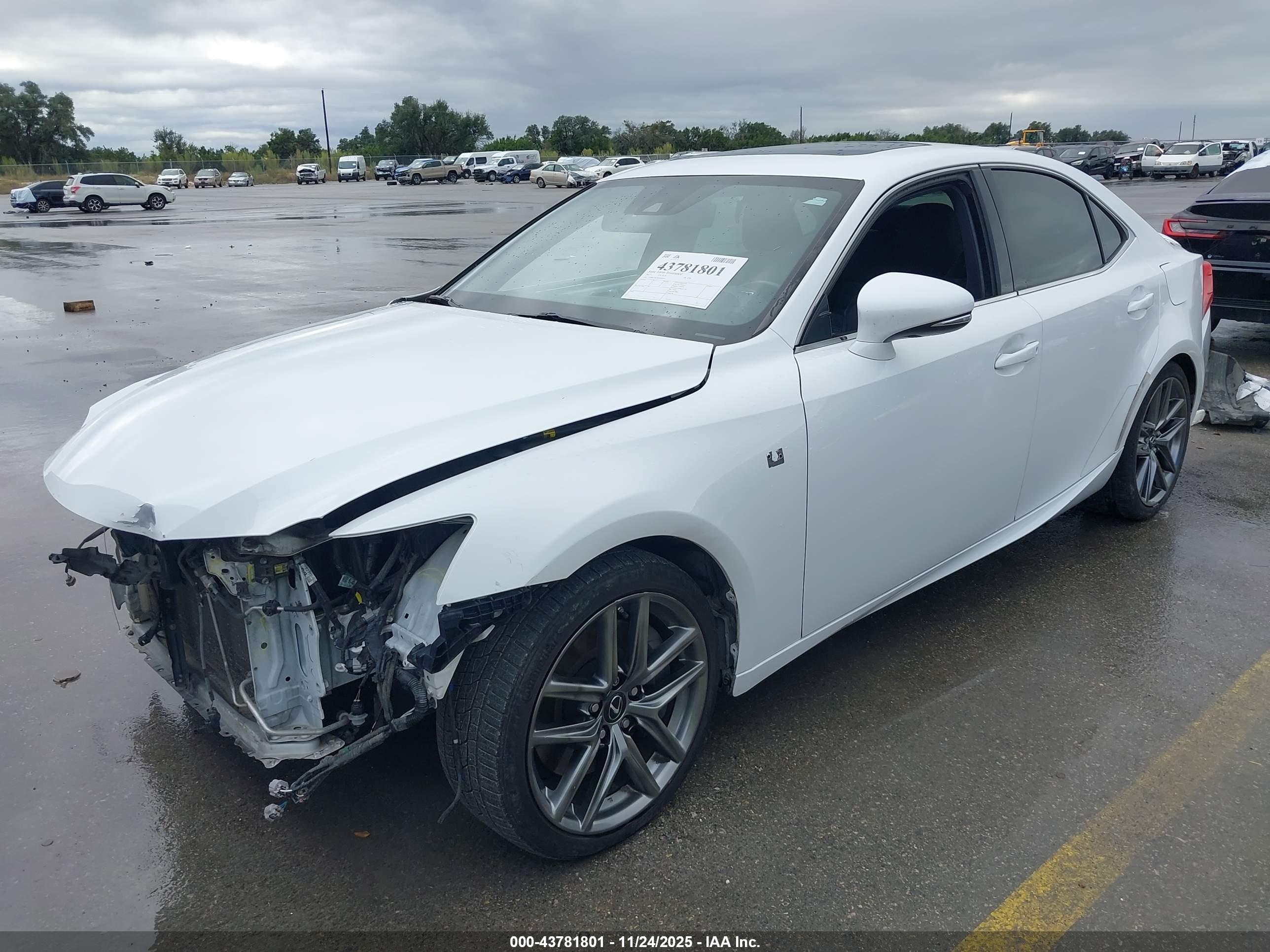 LEXUS IS image 2