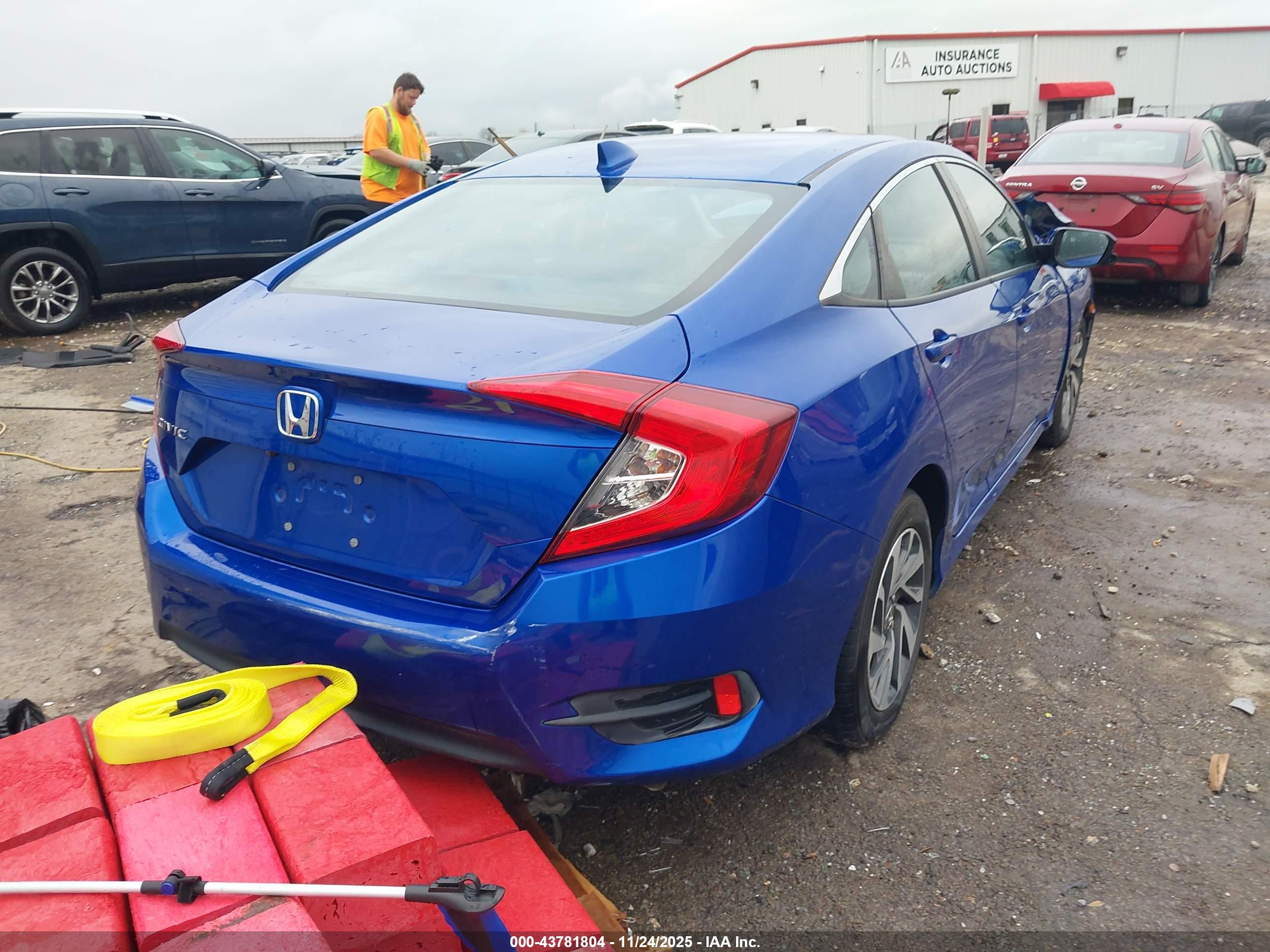 HONDA CIVIC image 4