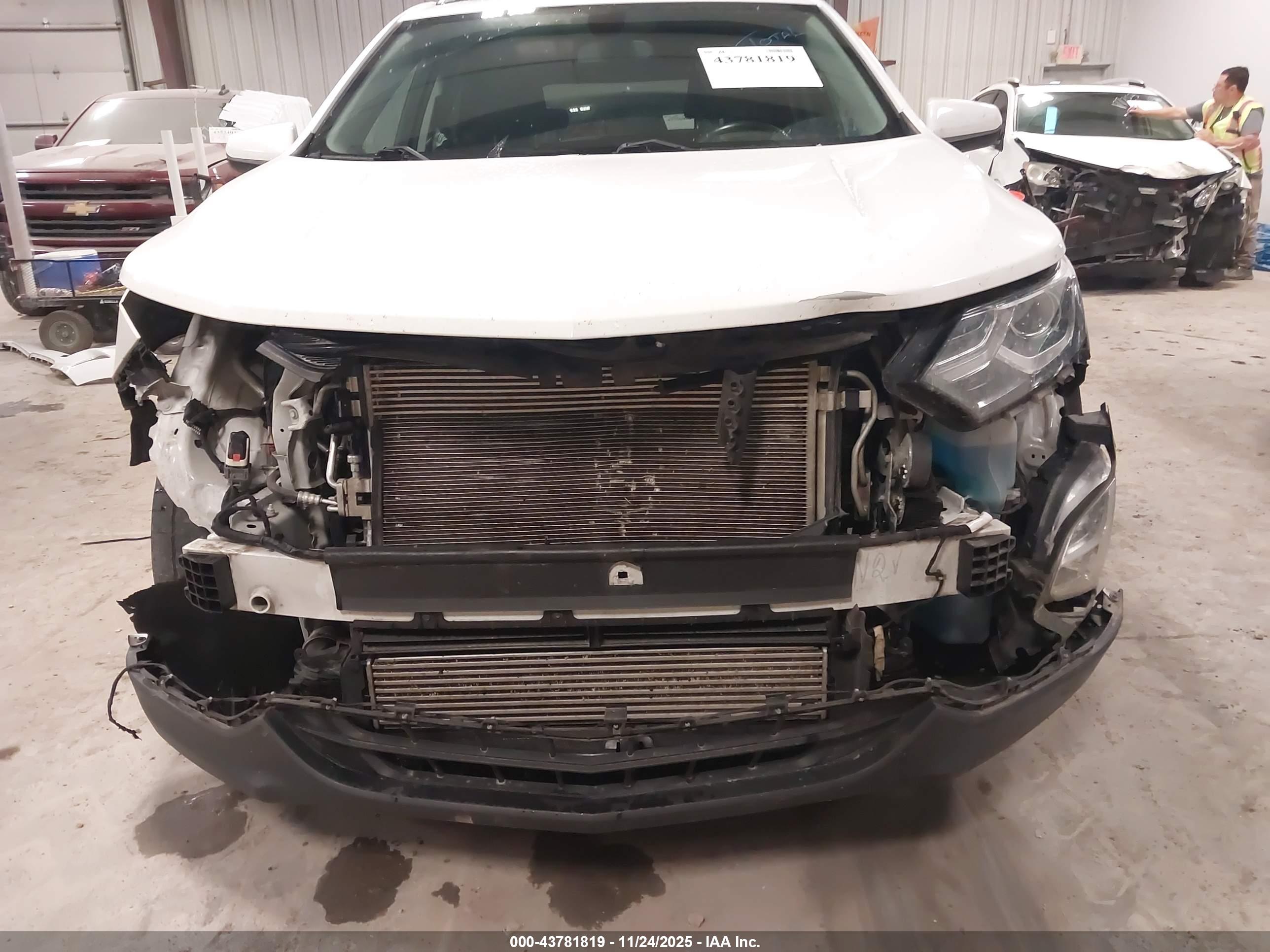 CHEVROLET EQUINOX image 6