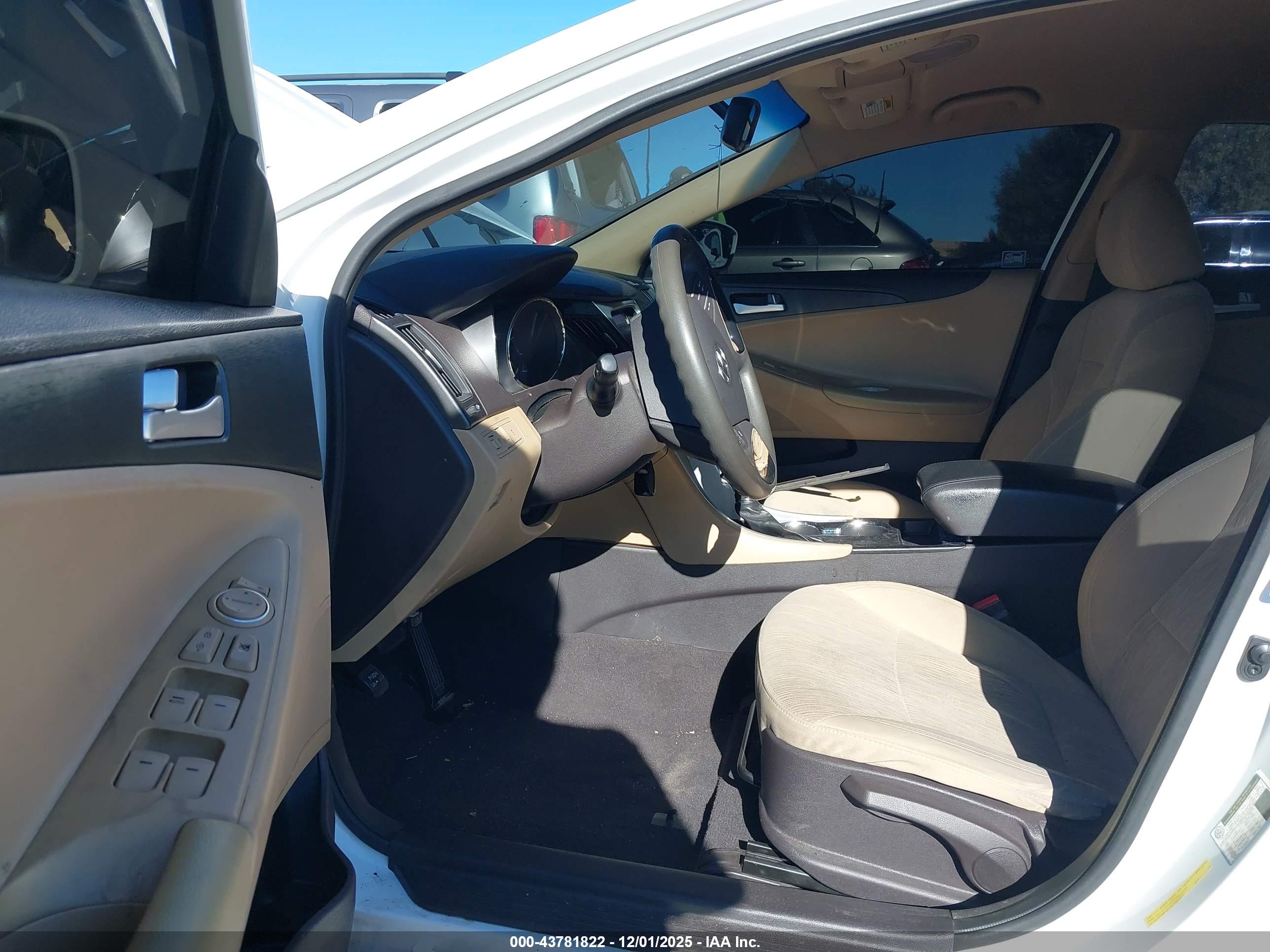 HYUNDAI SONATA image 5
