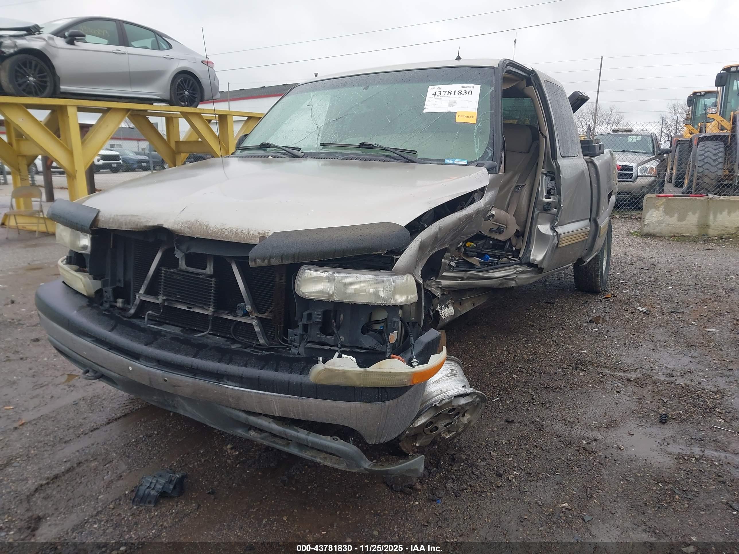 CHEVROLET SILVERADO image 2