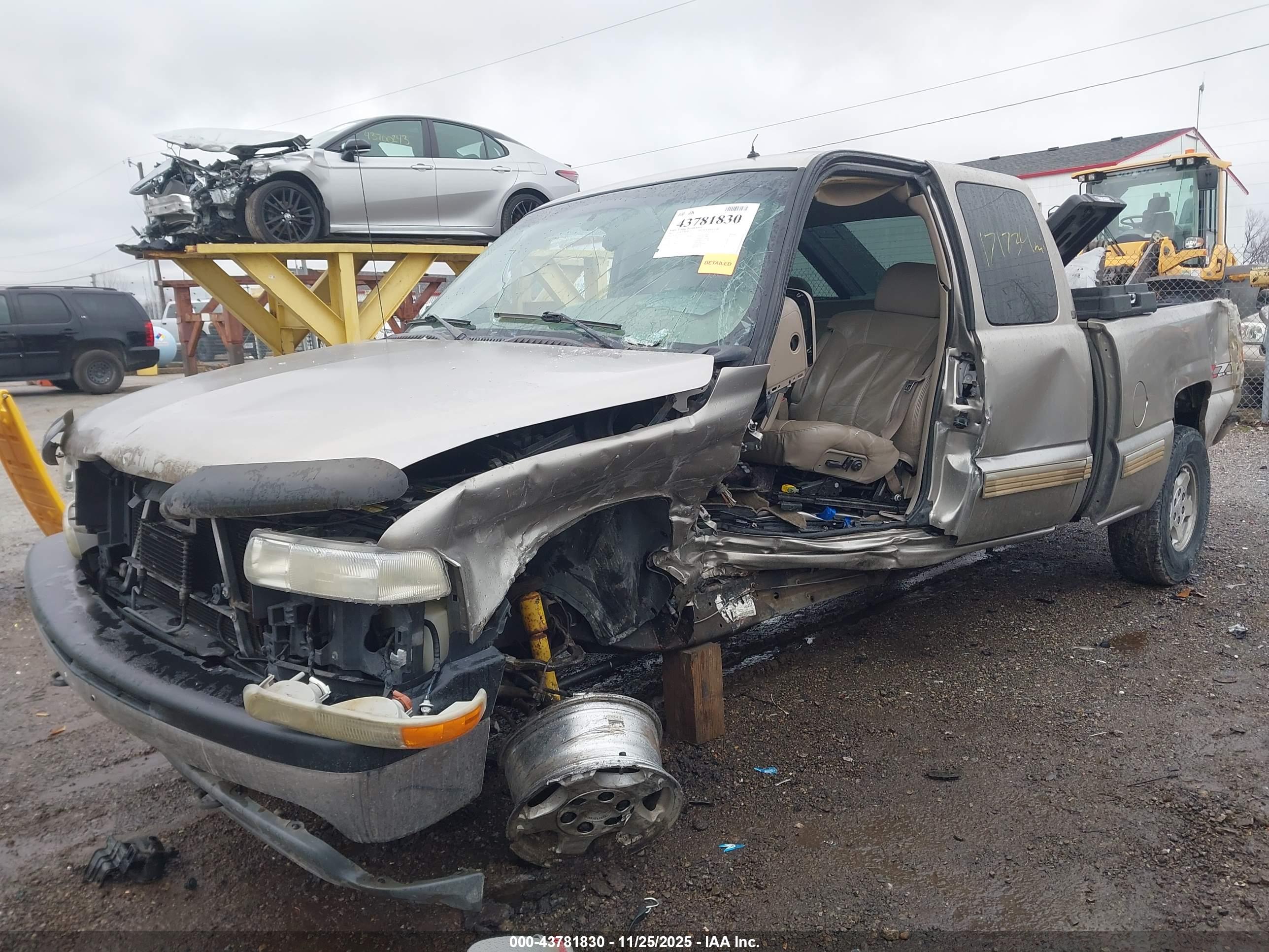 CHEVROLET SILVERADO image 6