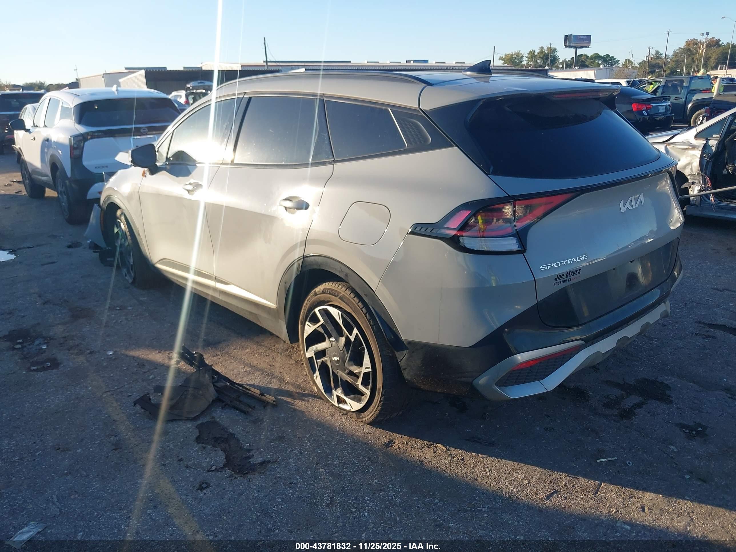 KIA SPORTAGE image 3