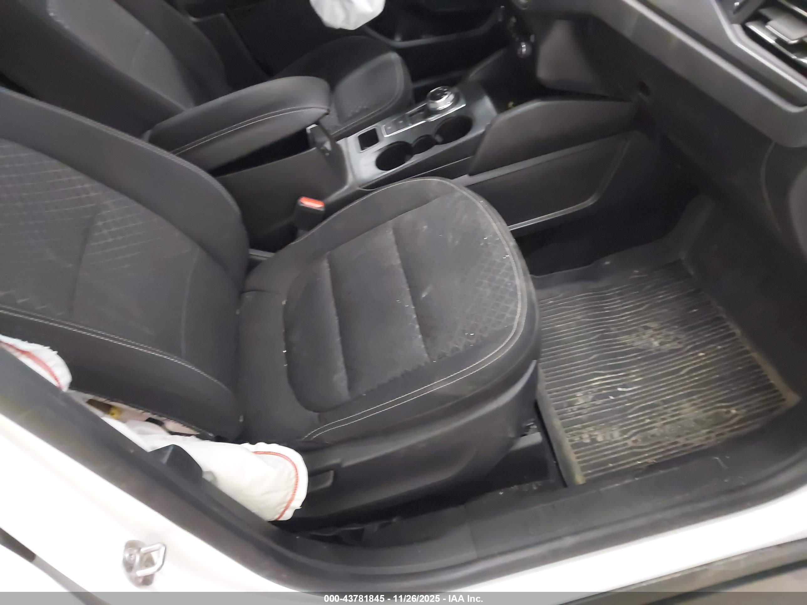 FORD ESCAPE image 5
