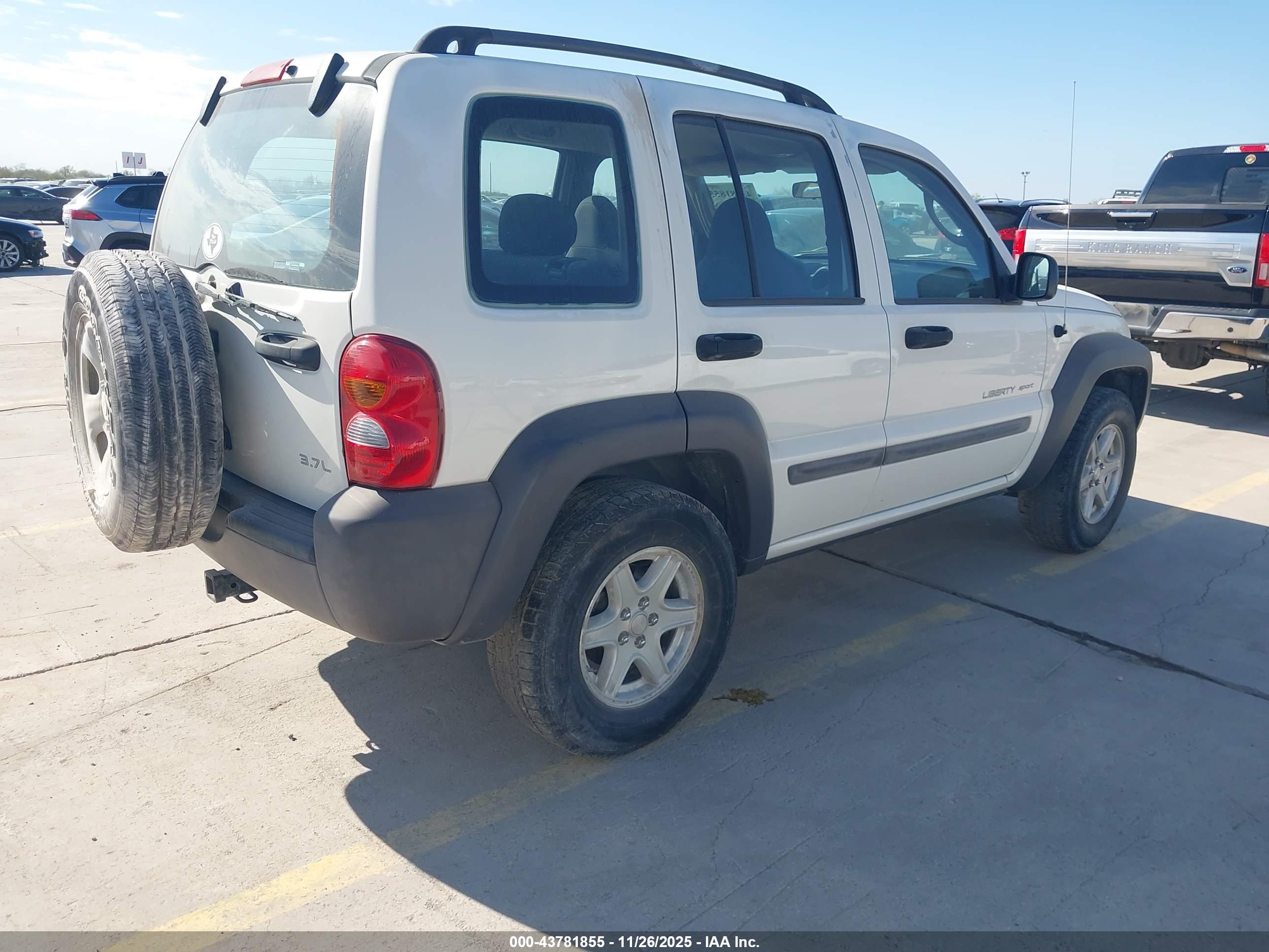 JEEP LIBERTY image 4
