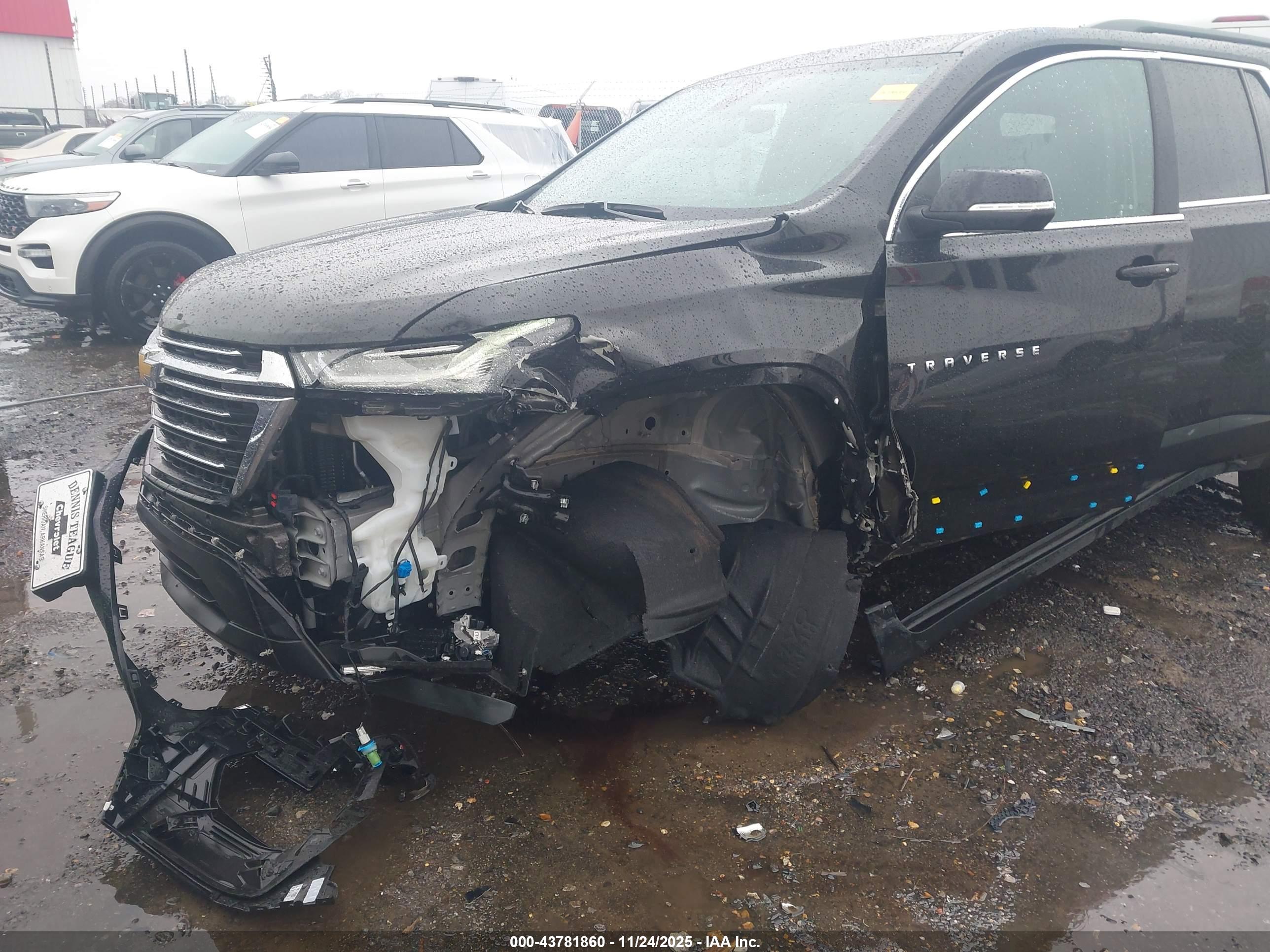 CHEVROLET TRAVERSE image 6