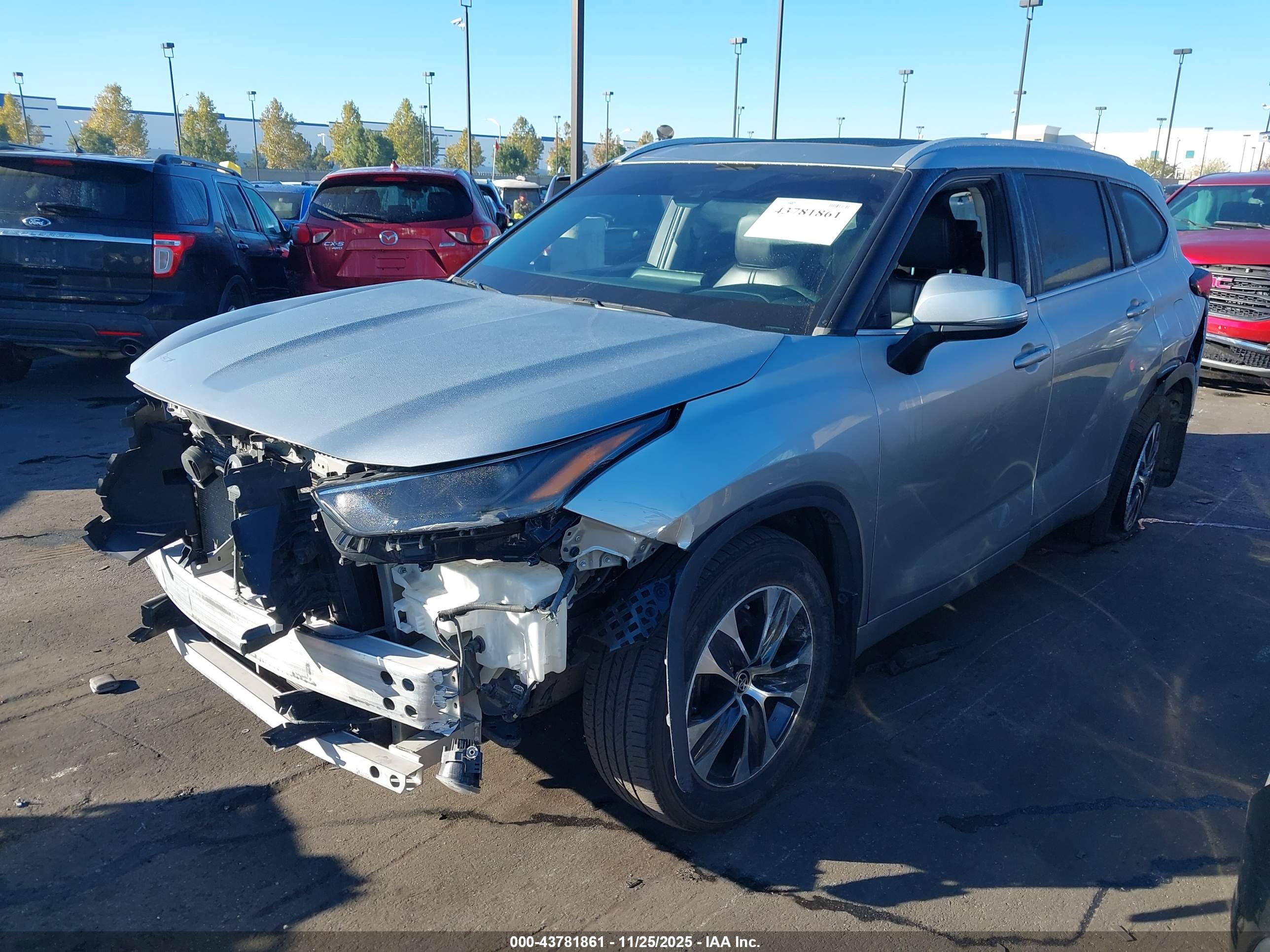 TOYOTA HIGHLANDER image 2