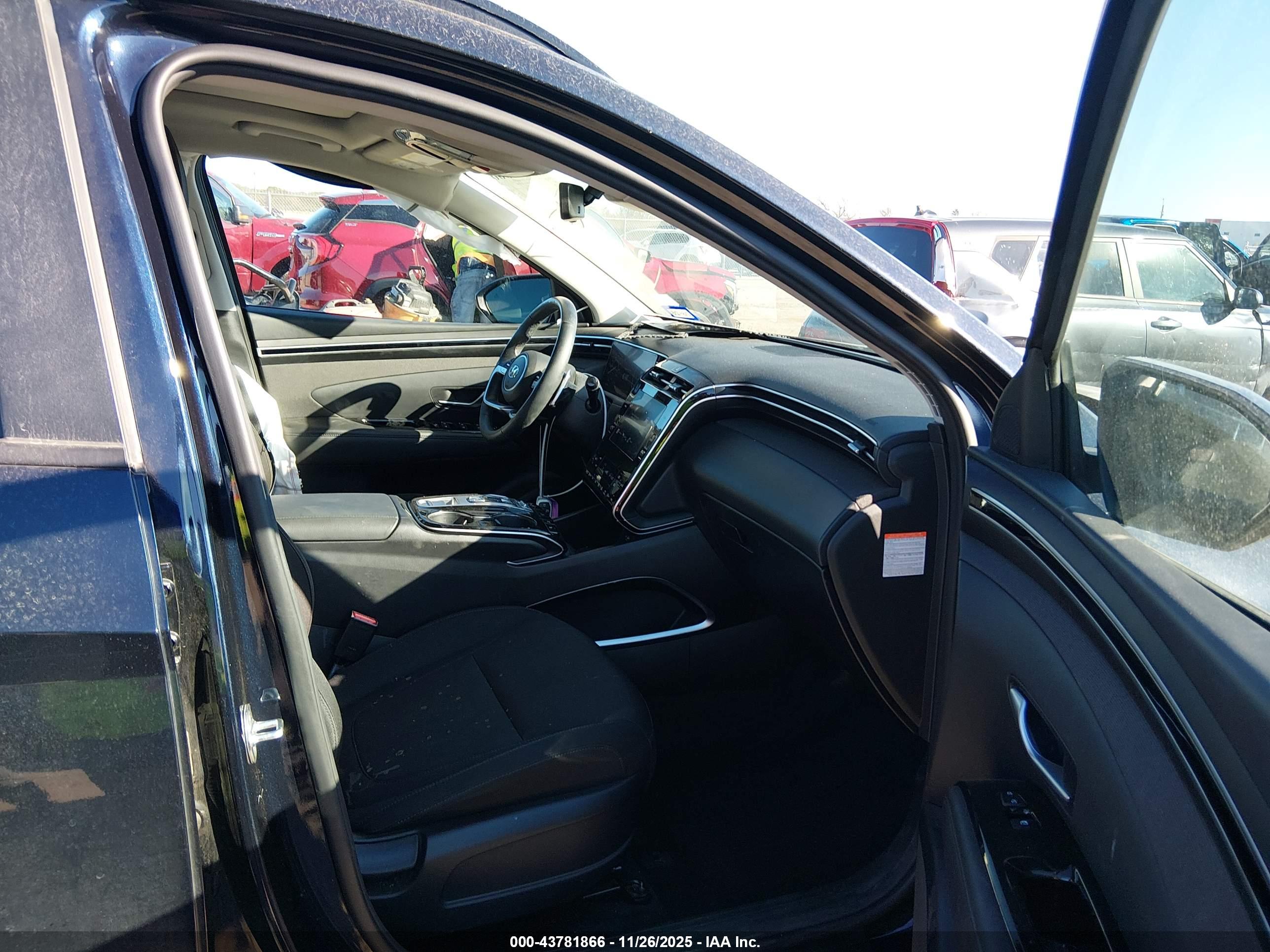 HYUNDAI TUCSON image 5