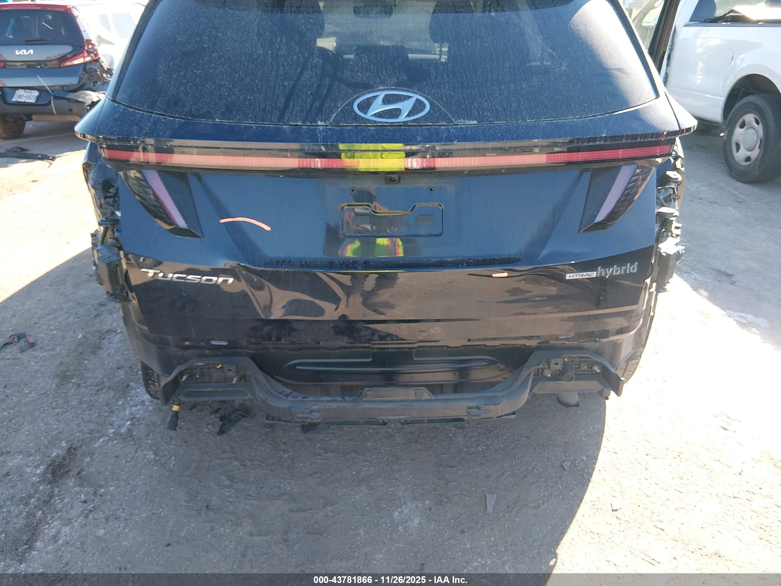 HYUNDAI TUCSON image 6