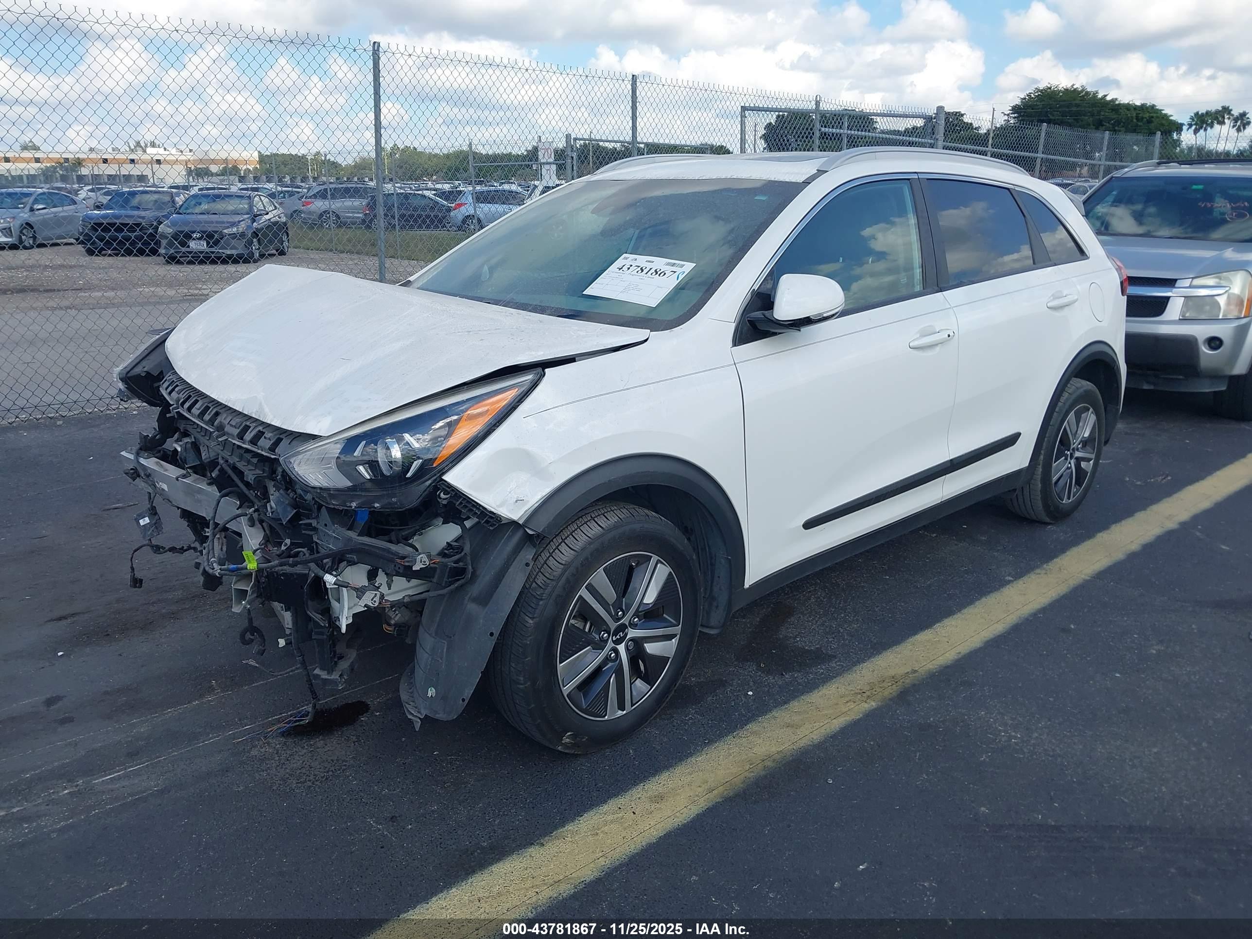 KIA NIRO image 2