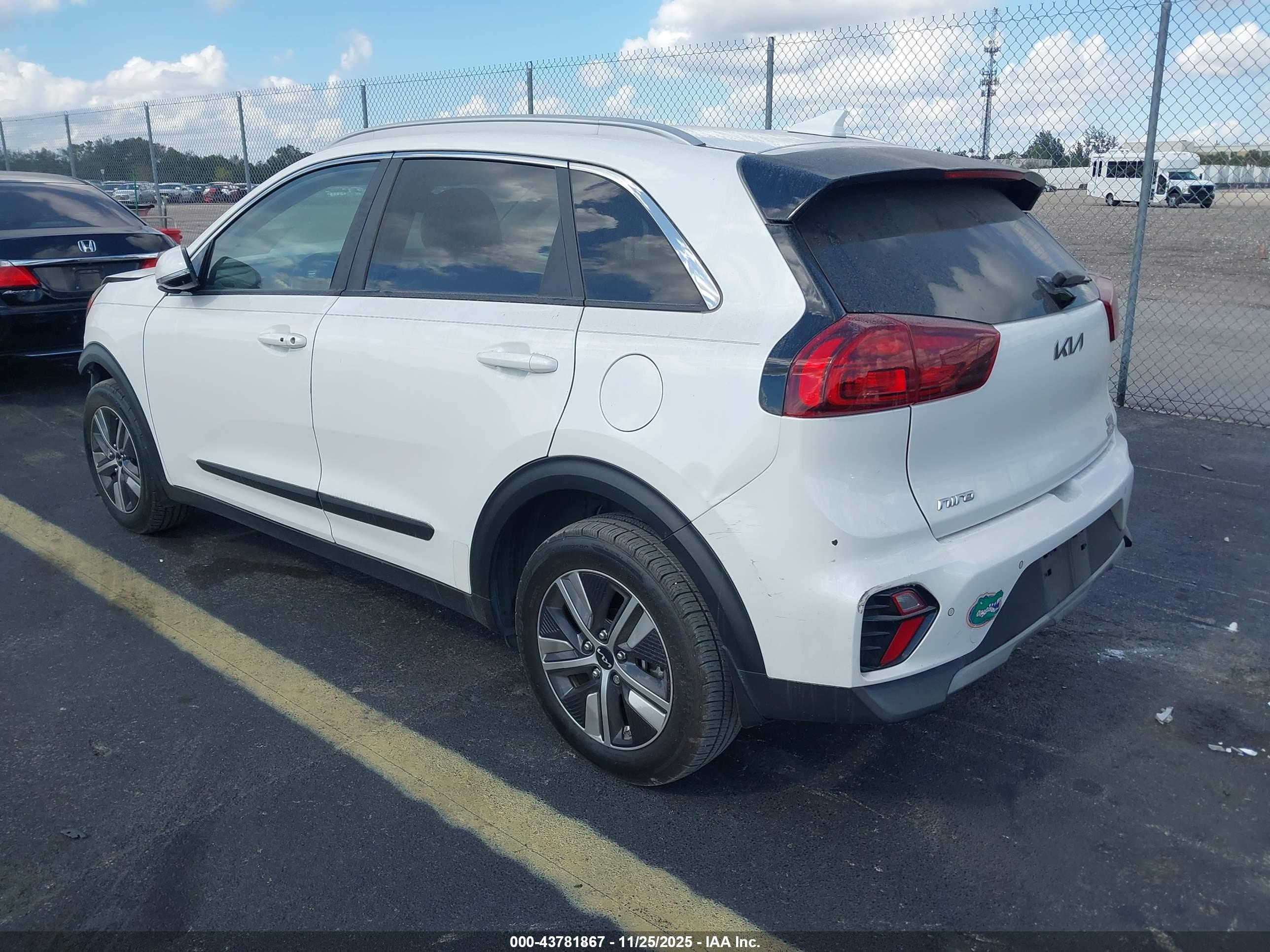 KIA NIRO image 3