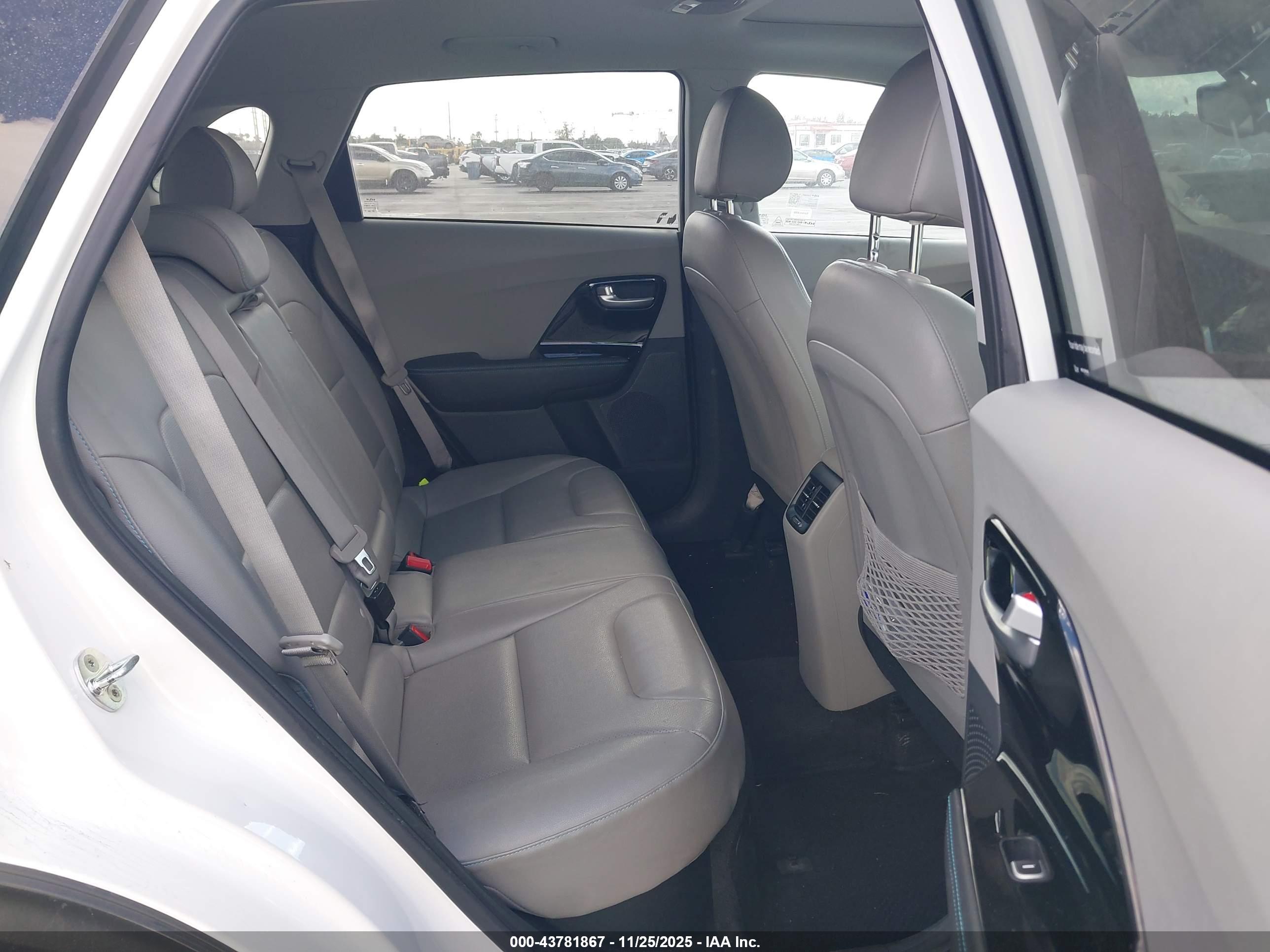 KIA NIRO image 8