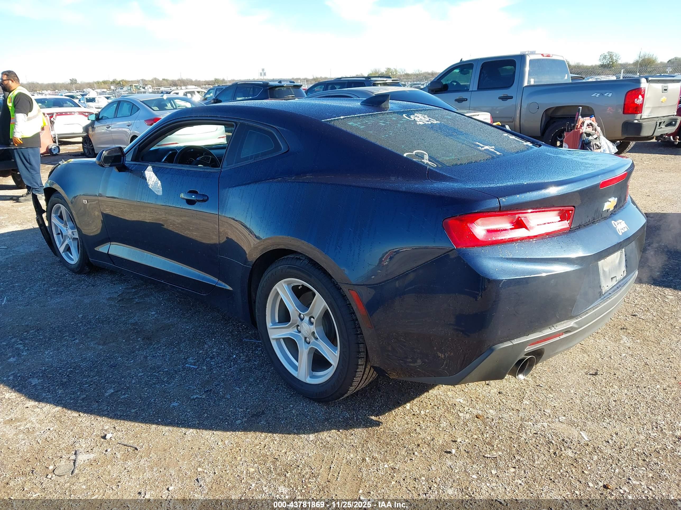 CHEVROLET CAMARO image 3