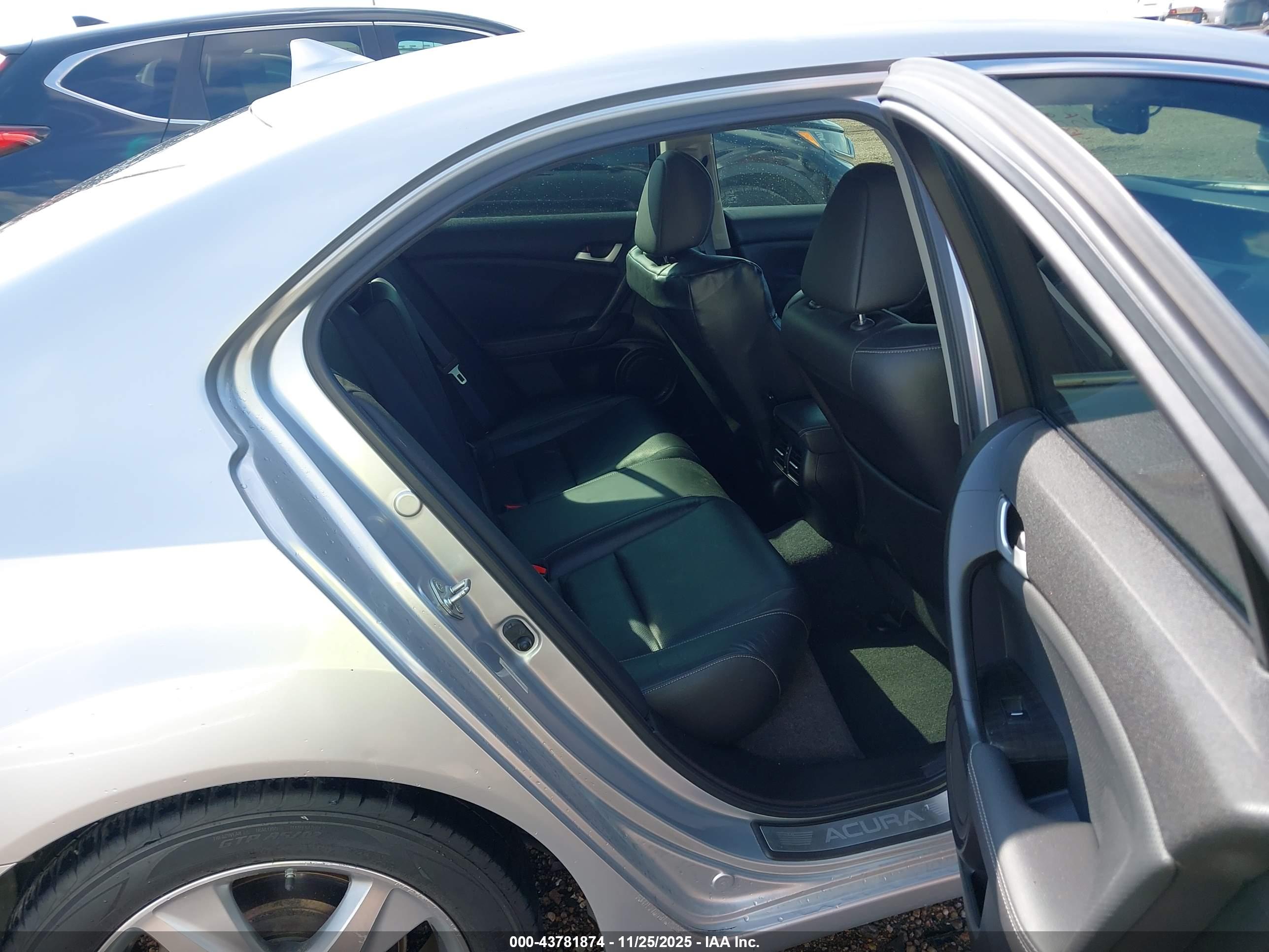 ACURA TSX image 8