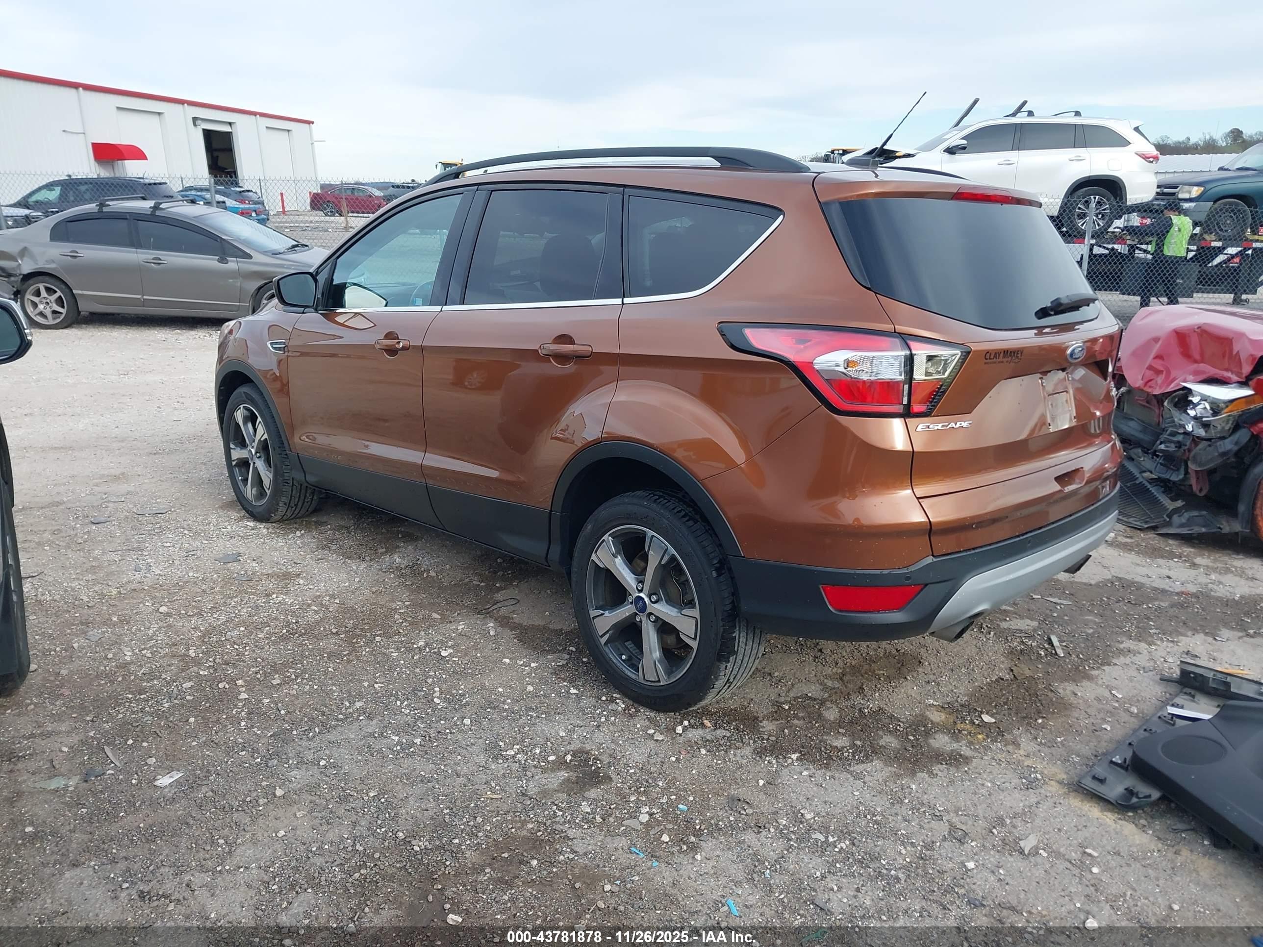 FORD ESCAPE image 3