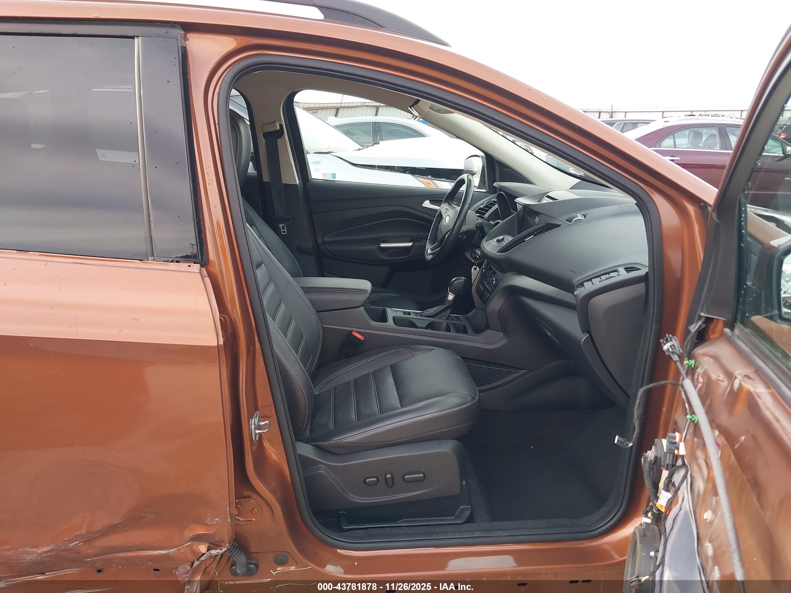 FORD ESCAPE image 5