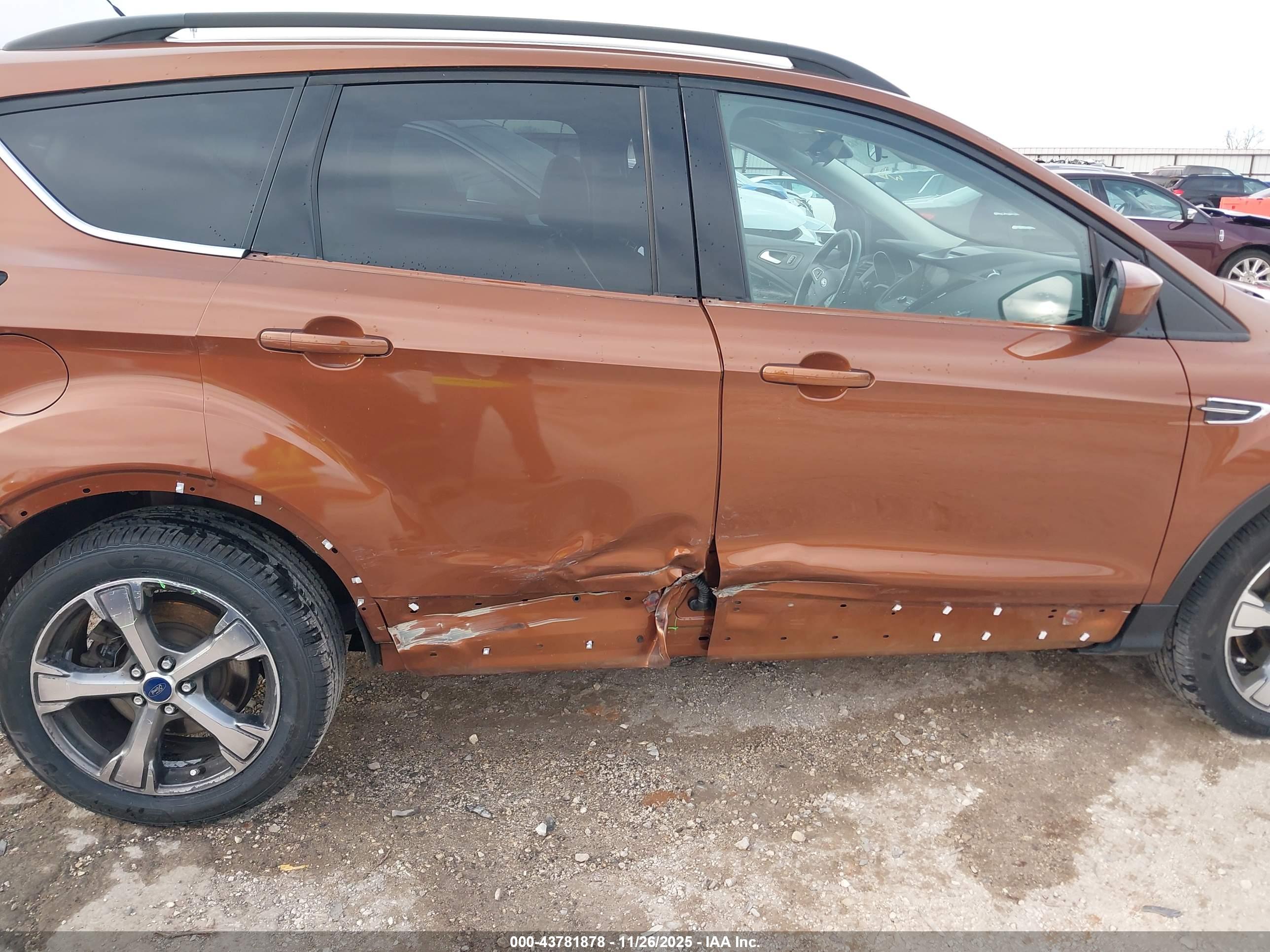 FORD ESCAPE image 6