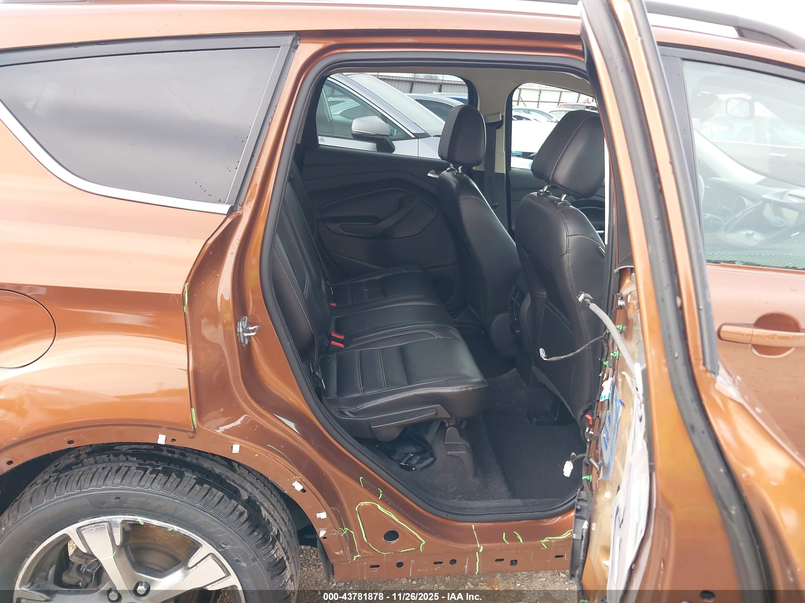 FORD ESCAPE image 8
