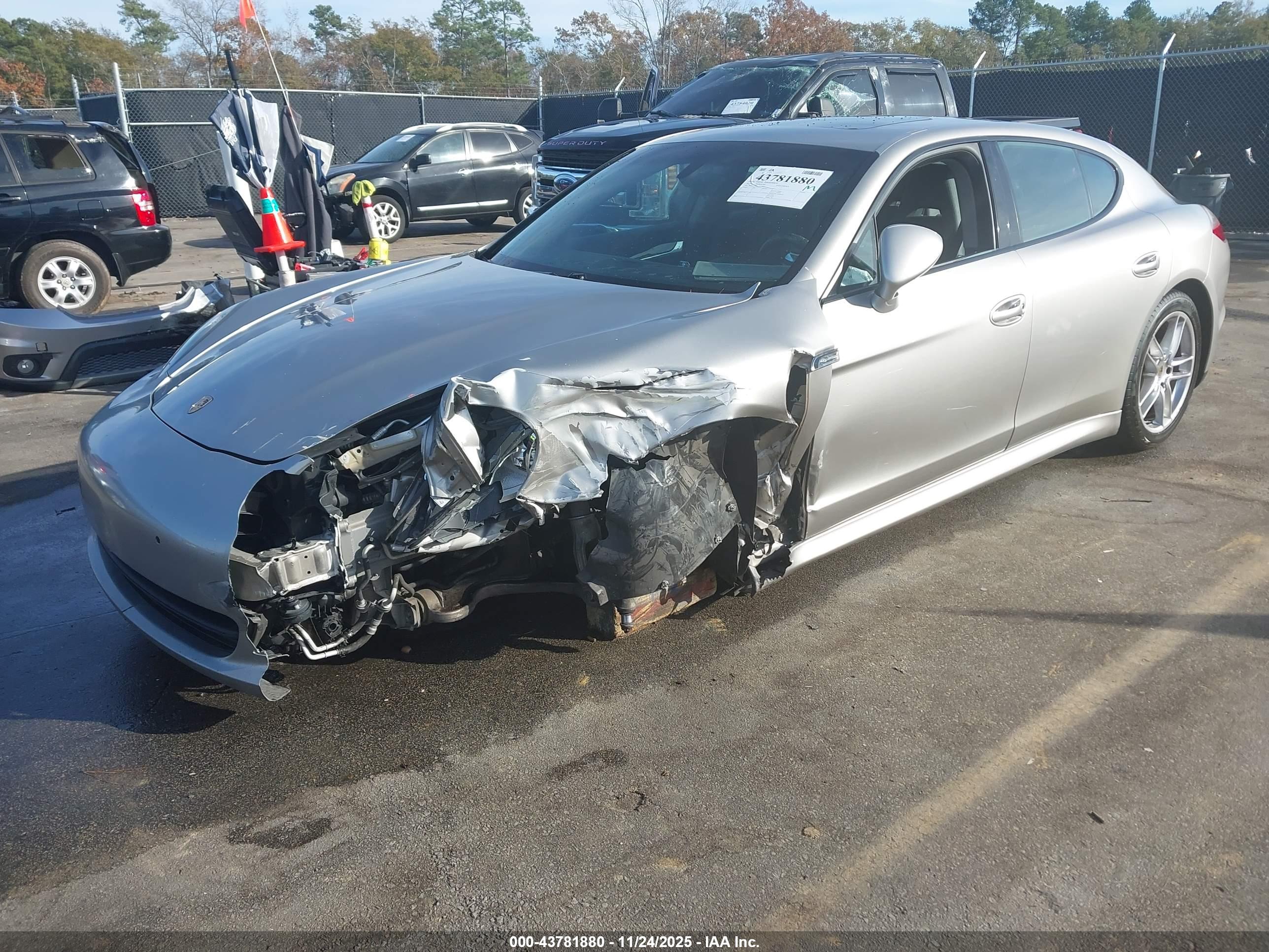 PORSCHE PANAMERA image 2