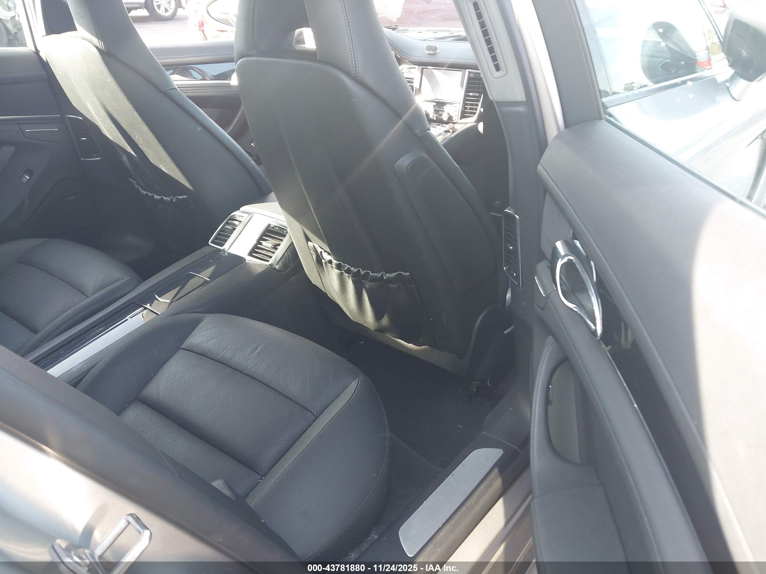 PORSCHE PANAMERA image 8