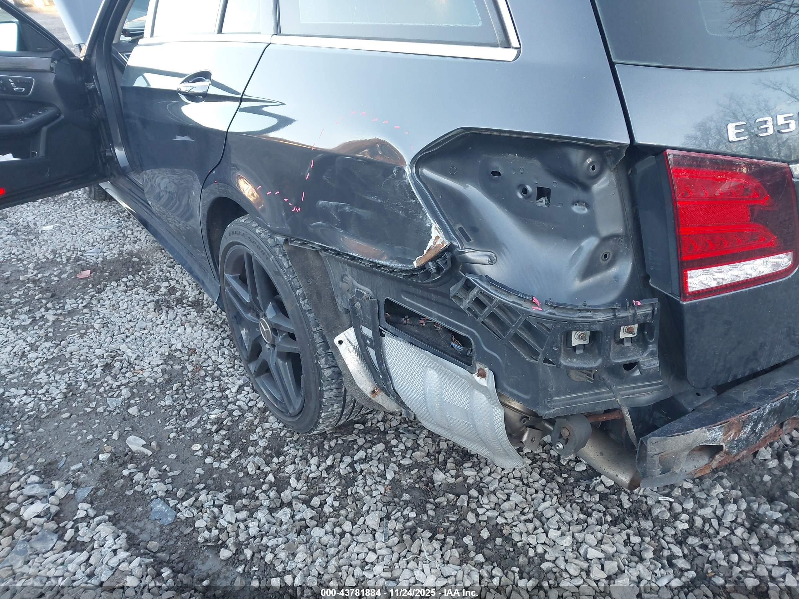 MERCEDES-BENZ E image 6