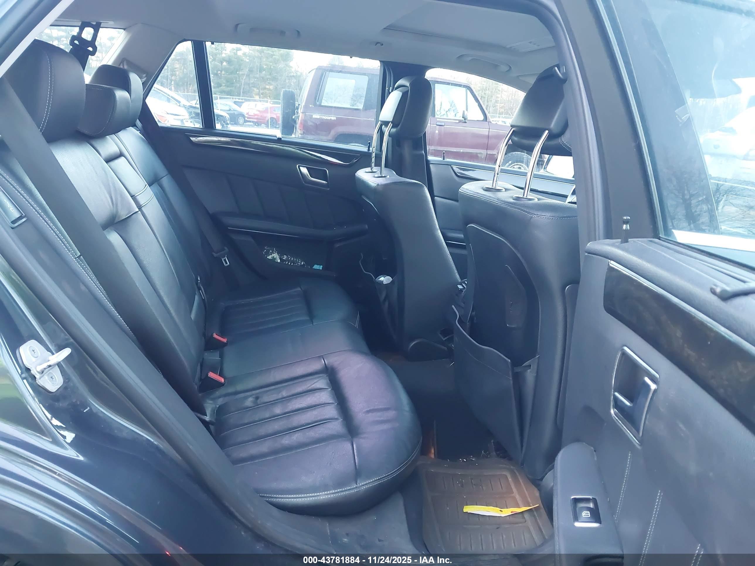MERCEDES-BENZ E image 8