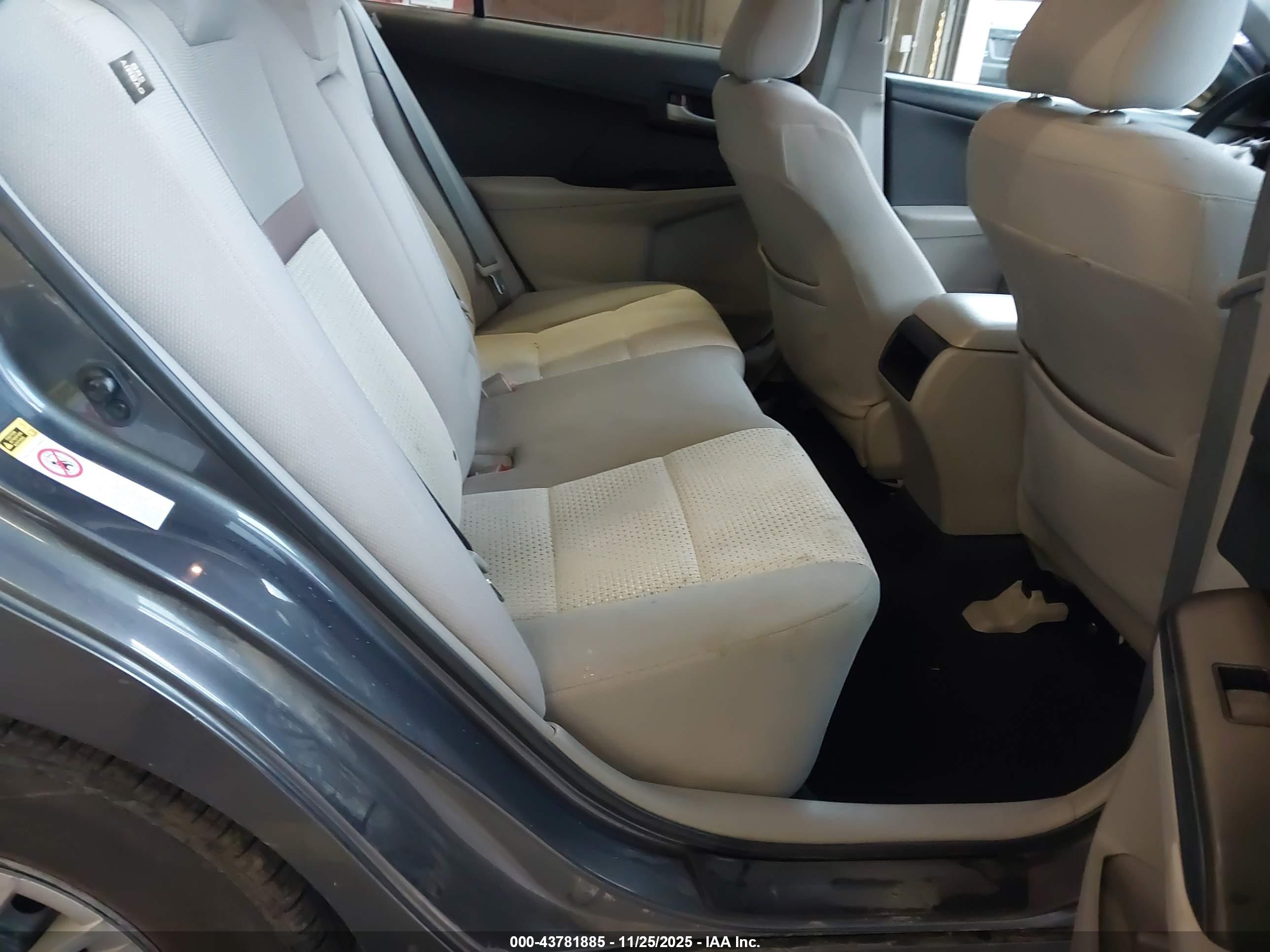 TOYOTA CAMRY image 8