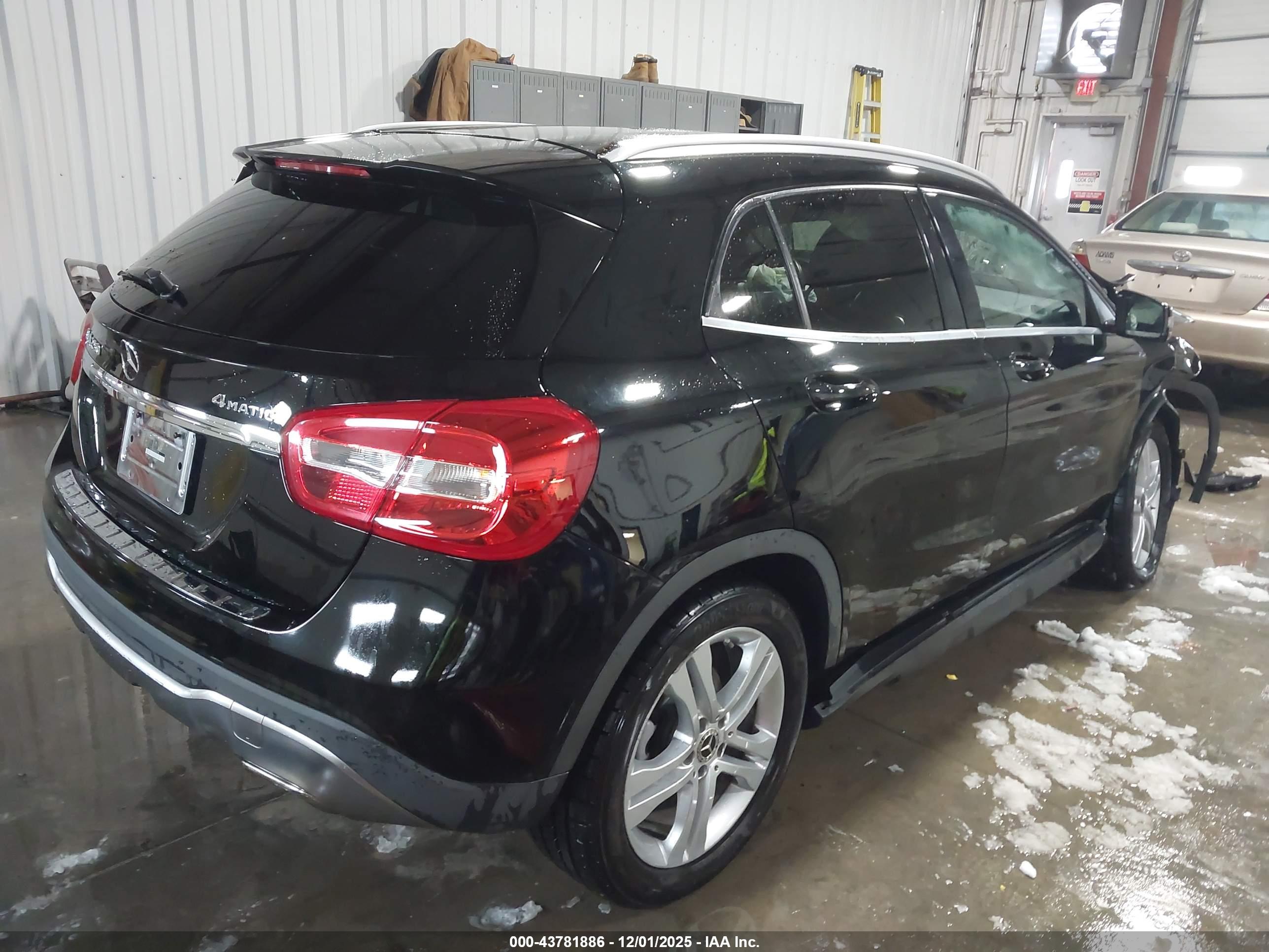 MERCEDES-BENZ GLA image 4