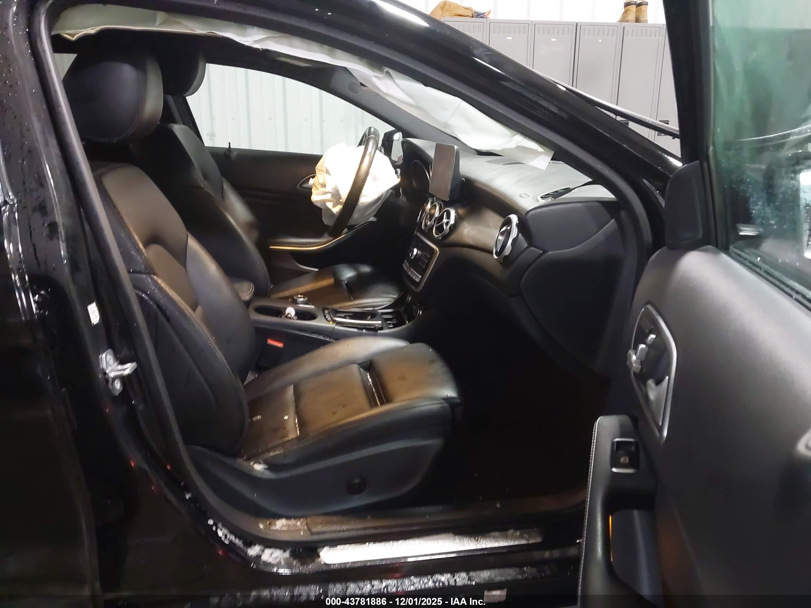 MERCEDES-BENZ GLA image 5