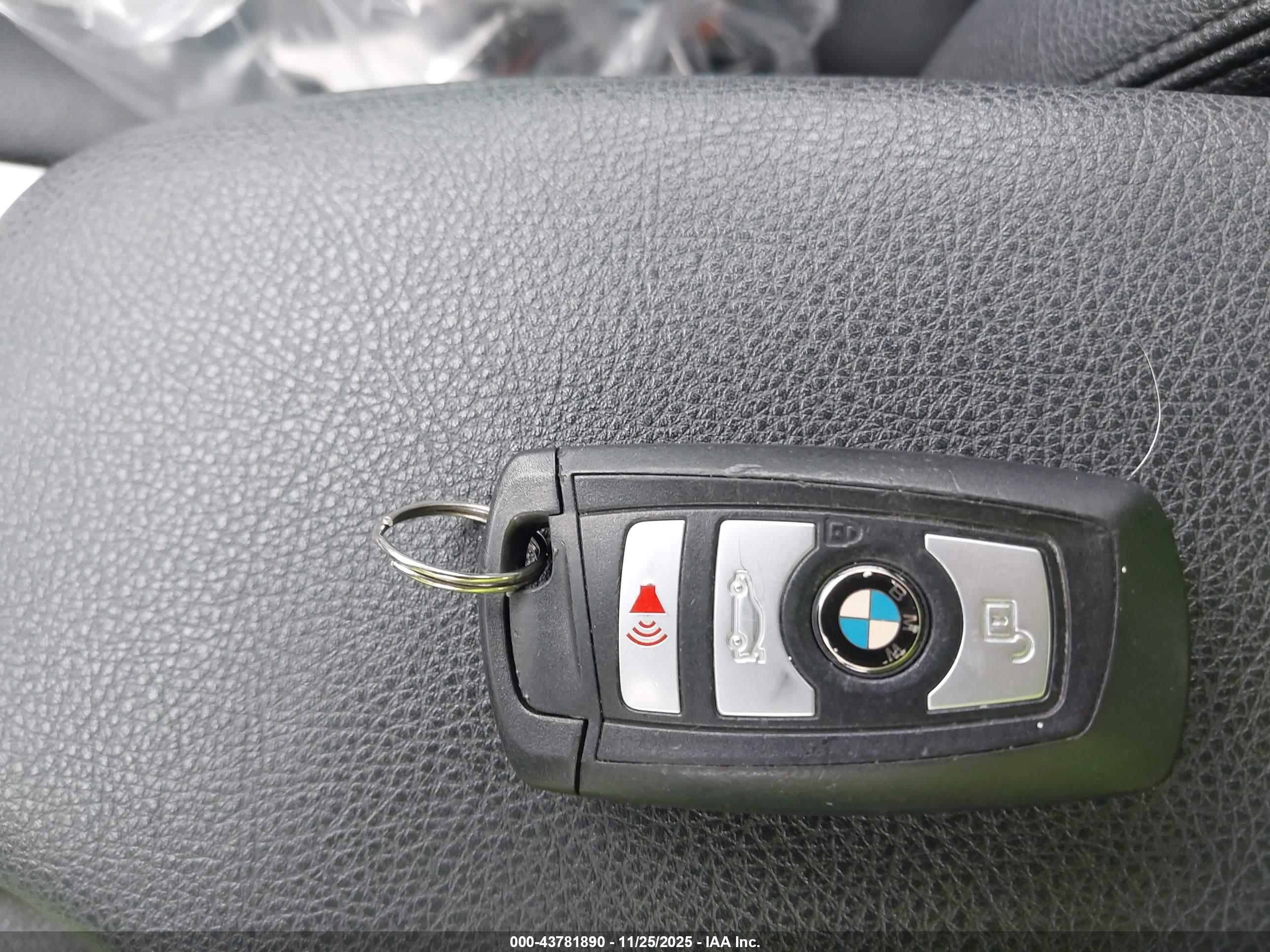 BMW 320I image 11
