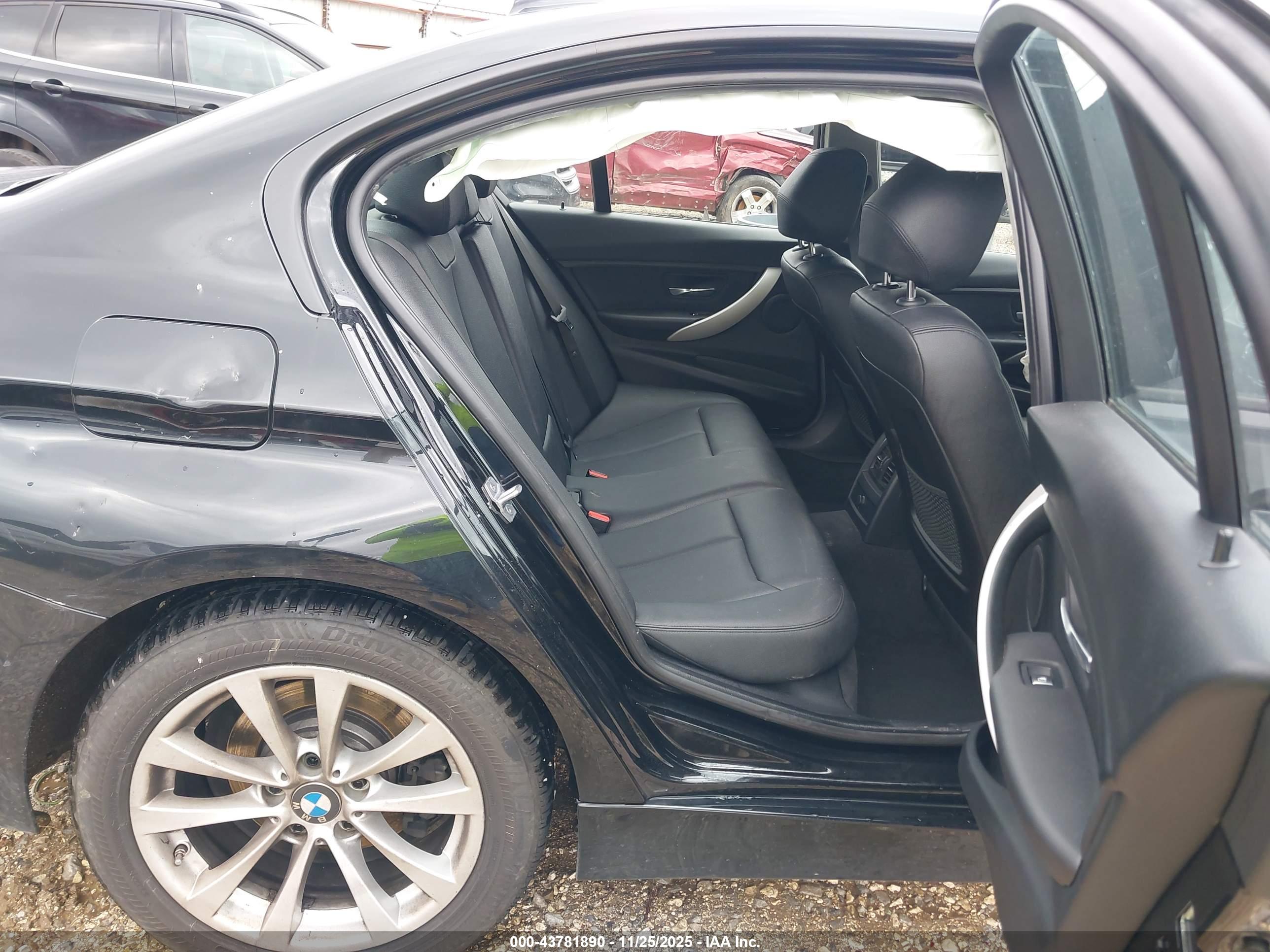 BMW 320I image 8