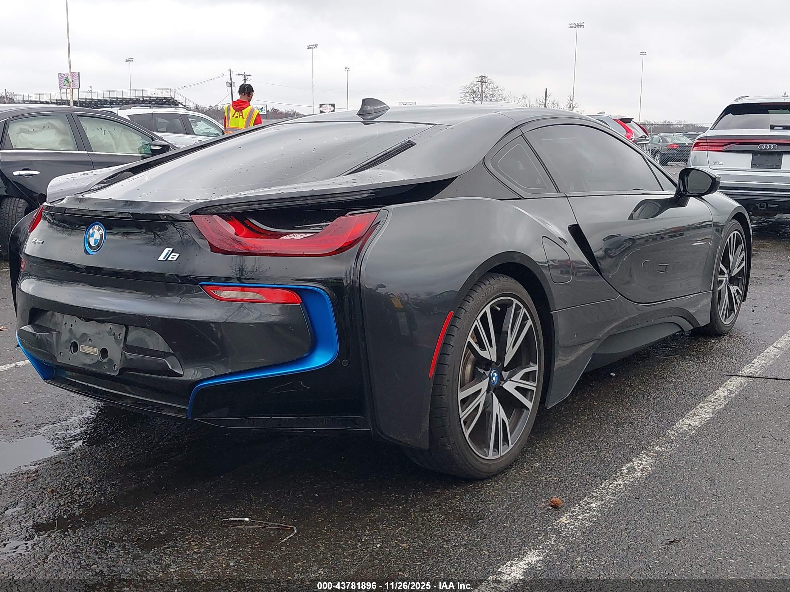 BMW I8 image 4