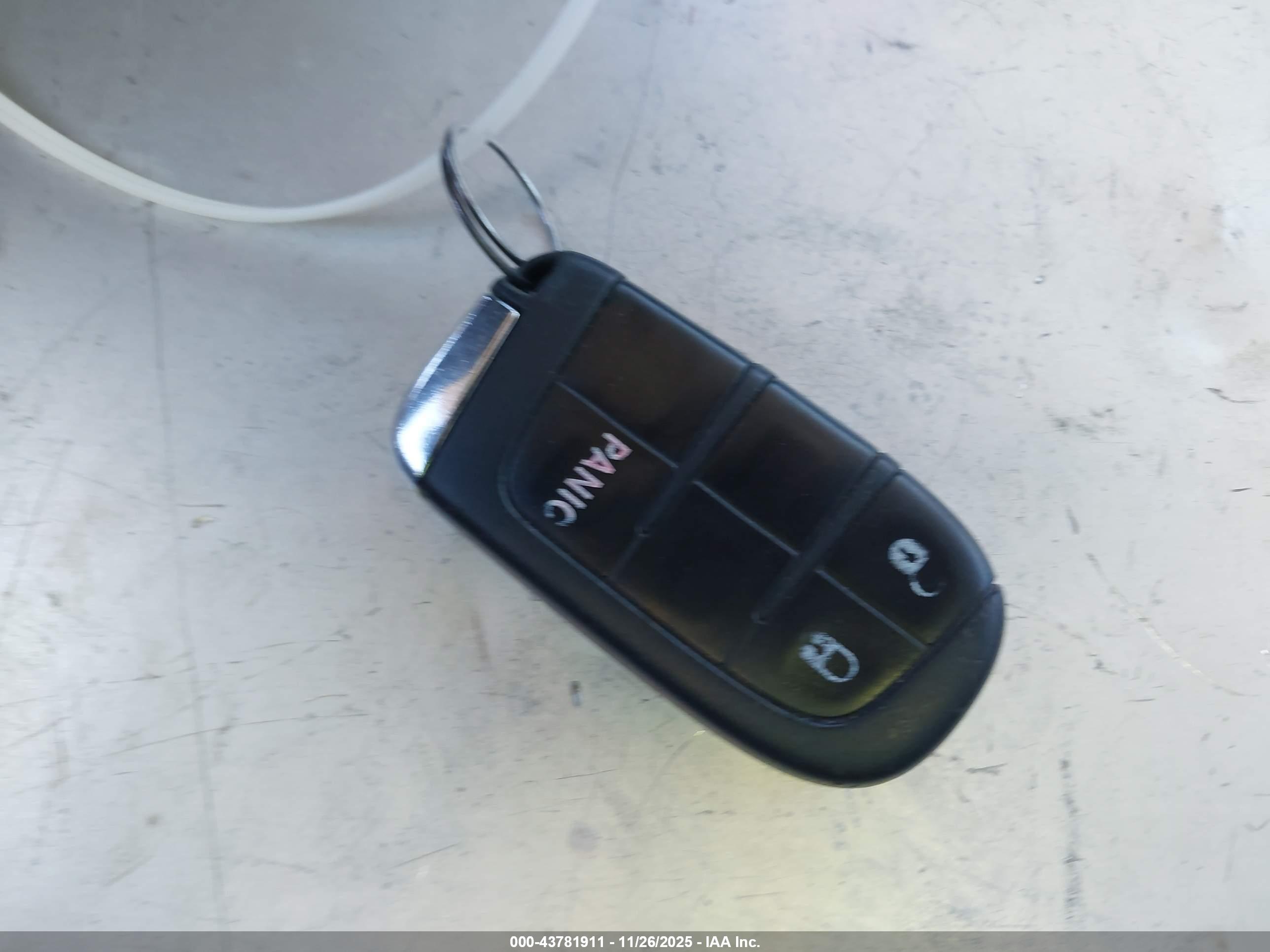 JEEP RENEGADE image 11